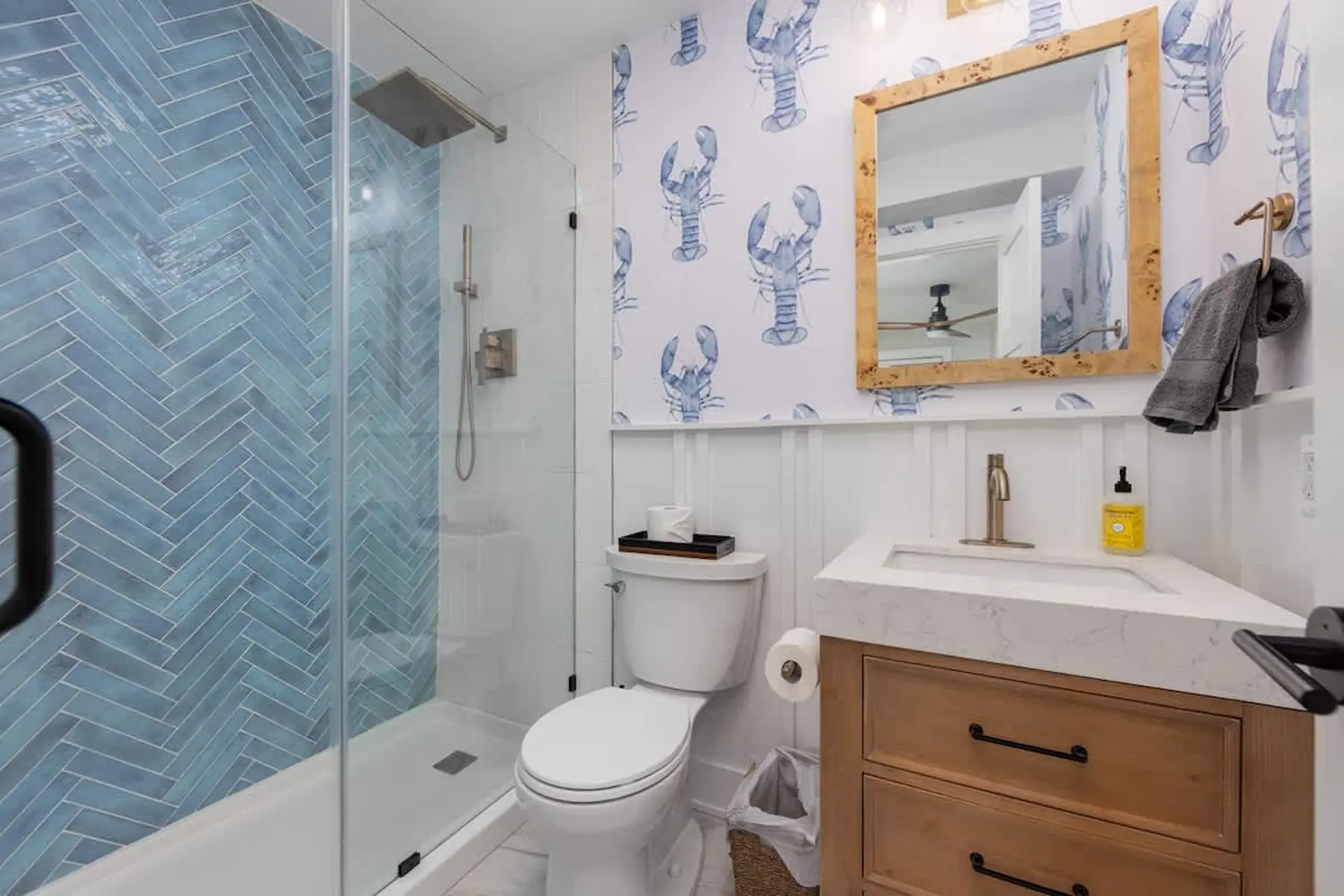 Renovated Getaway for 2 ~ Hot Tub and Fire Pit!
