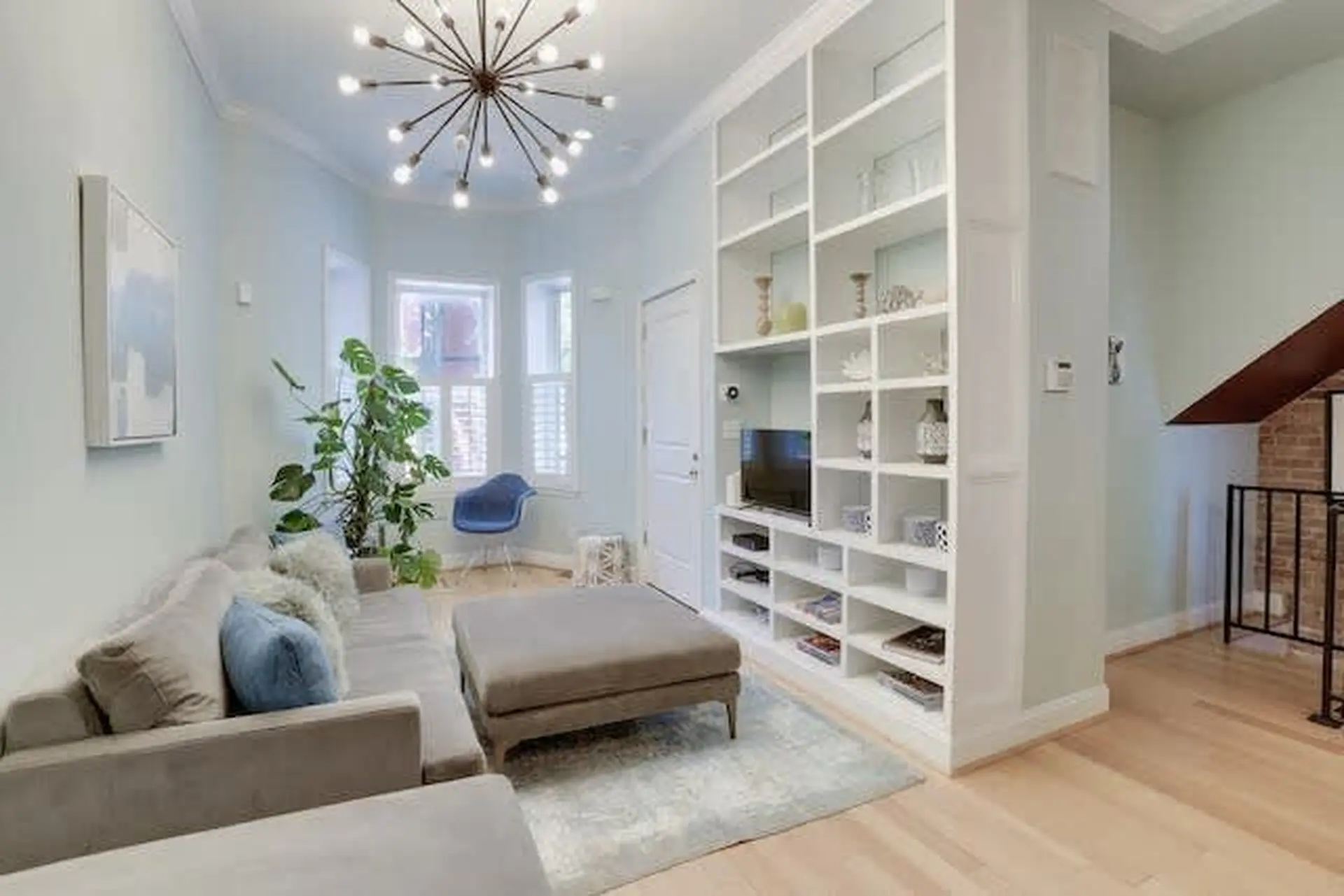 Sojourn Mt Vernon Sq Outdoor Space 2BR/2BA