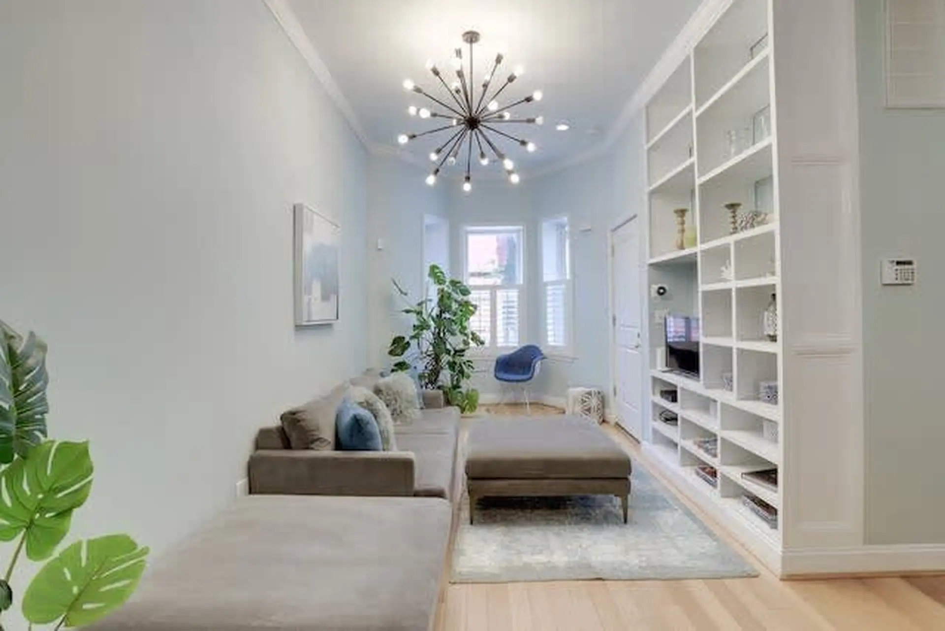 Sojourn Mt Vernon Sq Outdoor Space 2BR/2BA