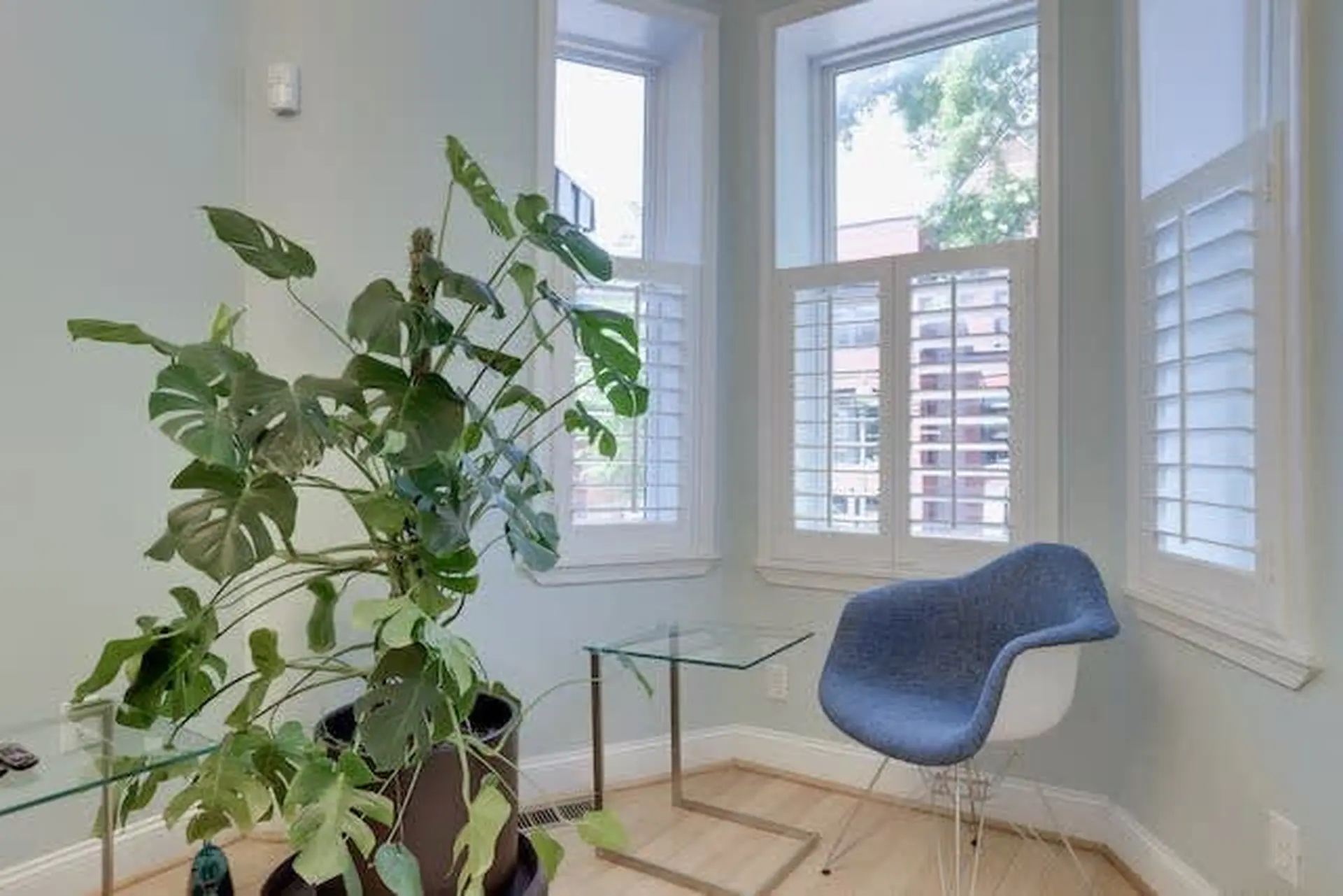 Sojourn Mt Vernon Sq Outdoor Space 2BR/2BA