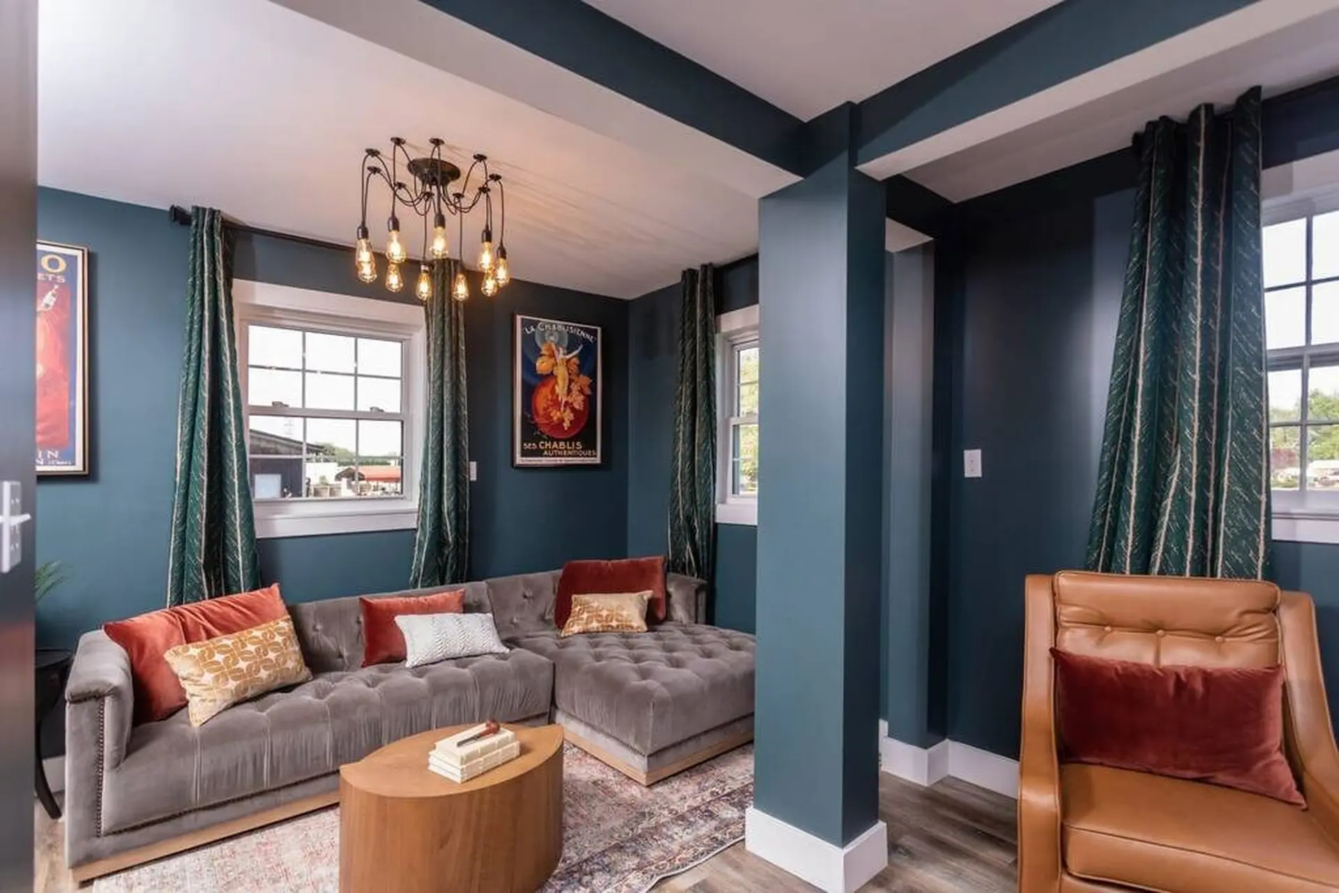 Sojourn at The Legacy Inn- The Adam's Suite