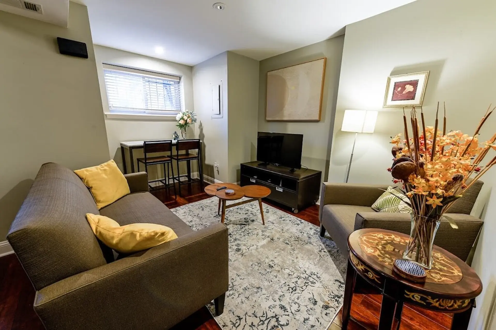 Logan Circle/14th St. Quiet Entire One BR Suite