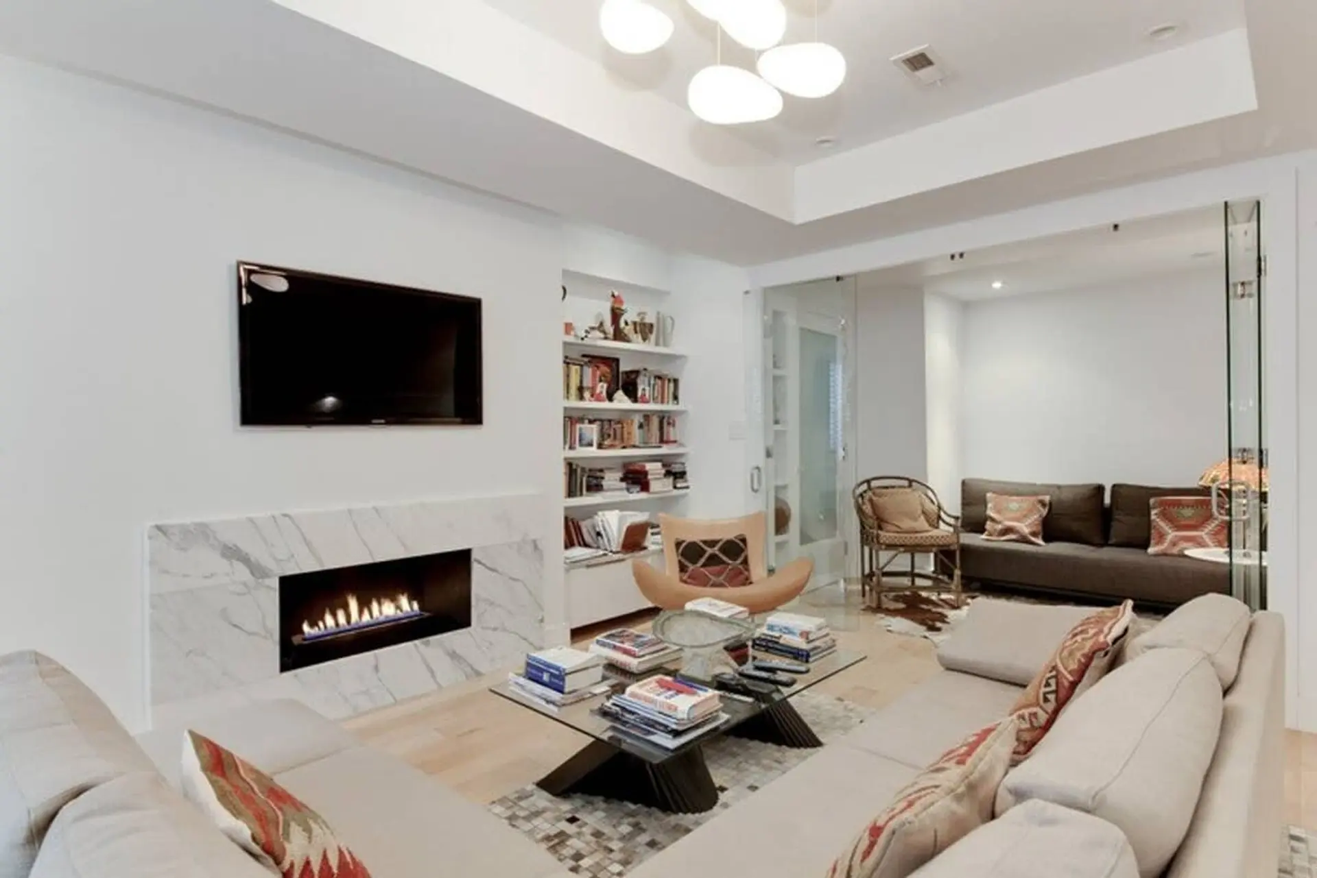Luxury Apartment steps to The Dupont Circle Metro