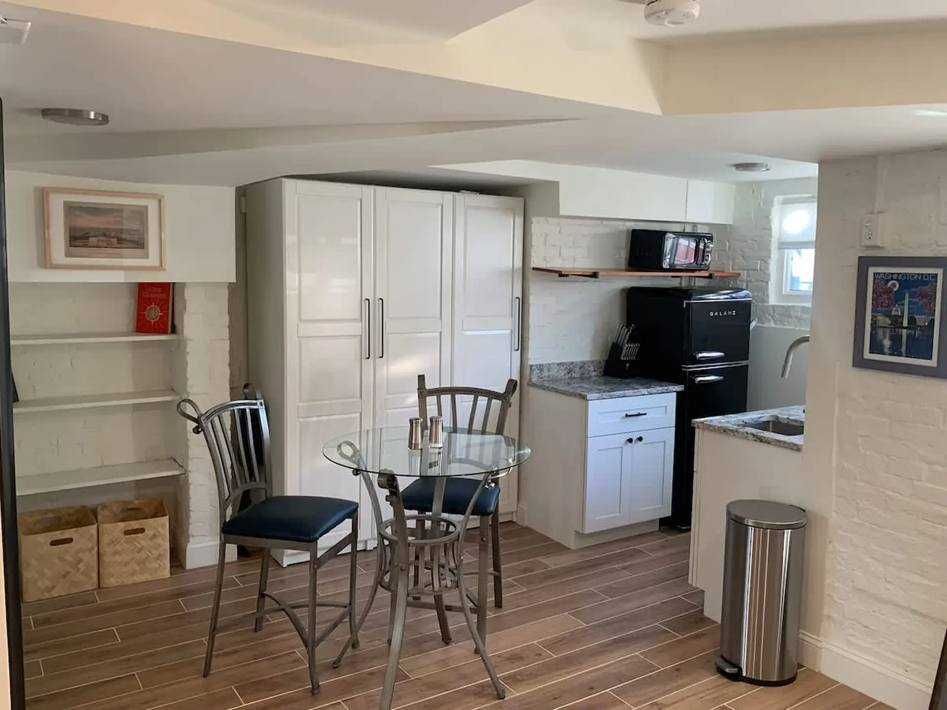 Charming Lower Level Studio--Historic Capitol Hill