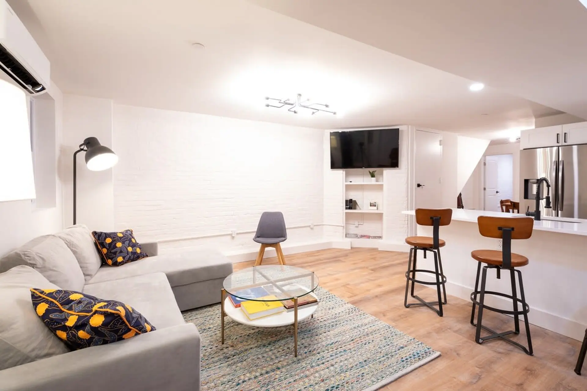 Sojourn DuPont Circle Apt: Modern Meets Historic