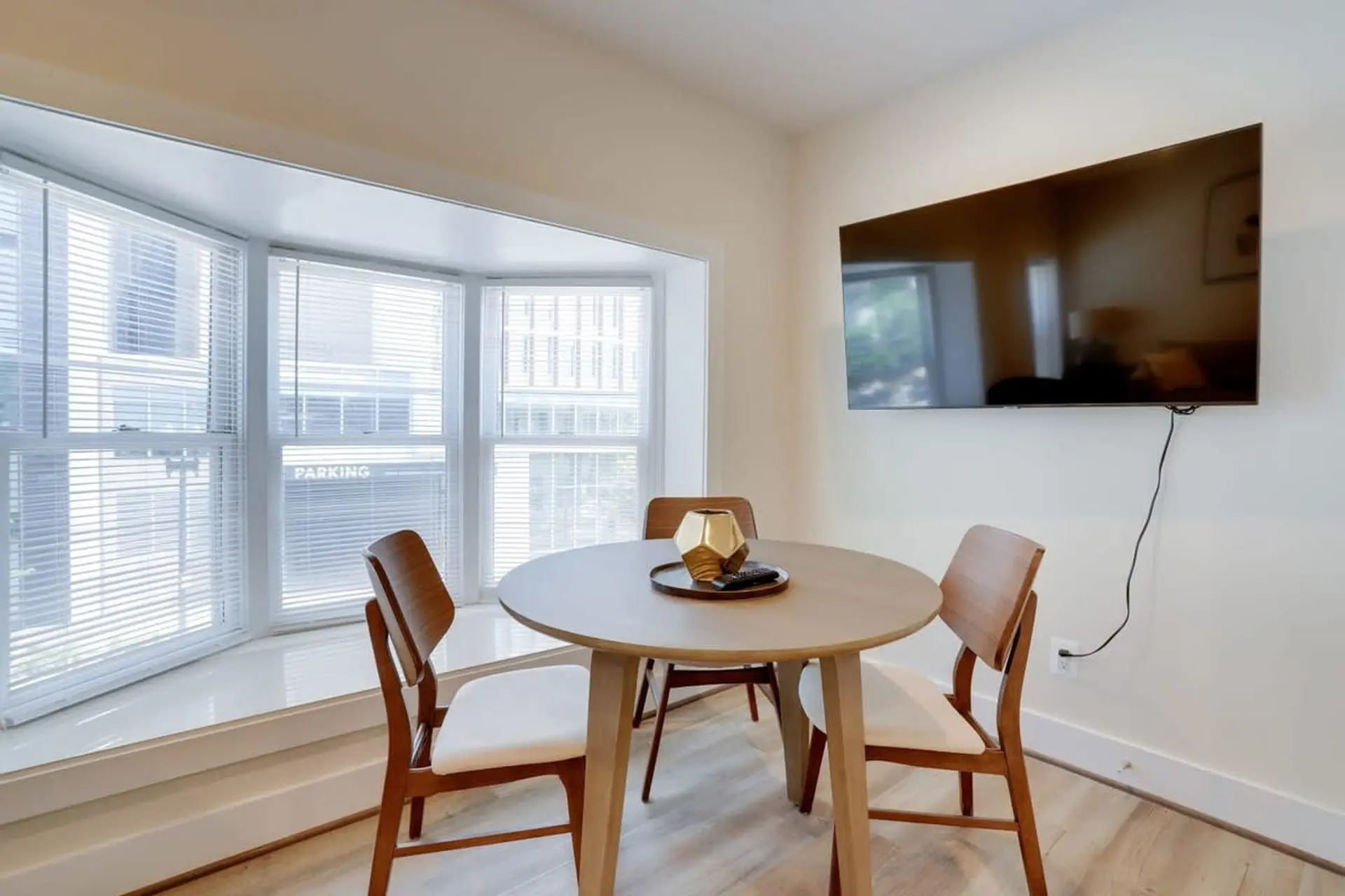 Sojourn on 9th 2BR Newly Renovated near Downtown D