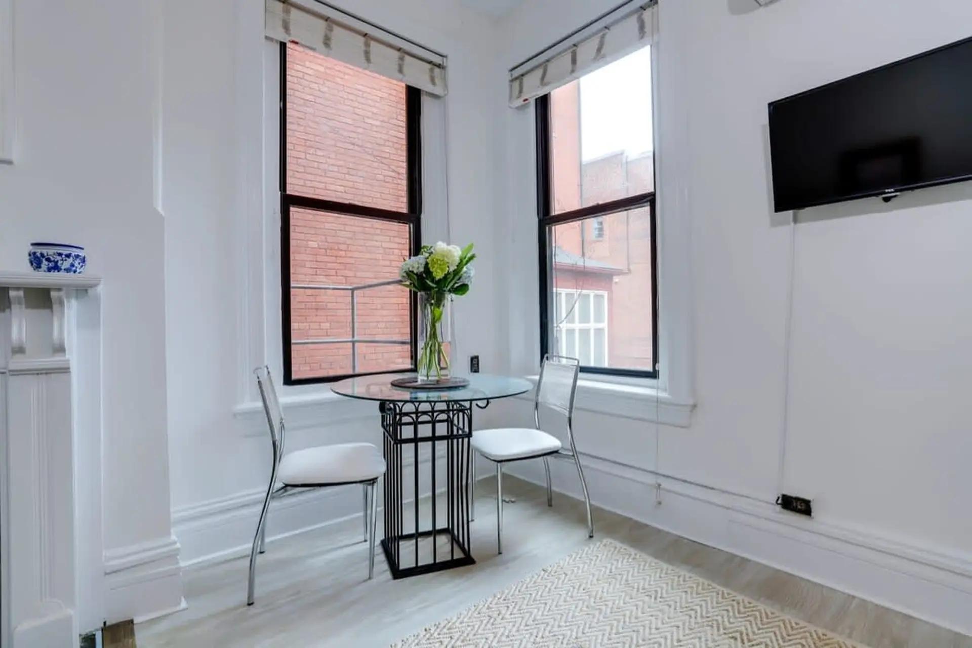 Sojourn on R | Studio | Pets welcome