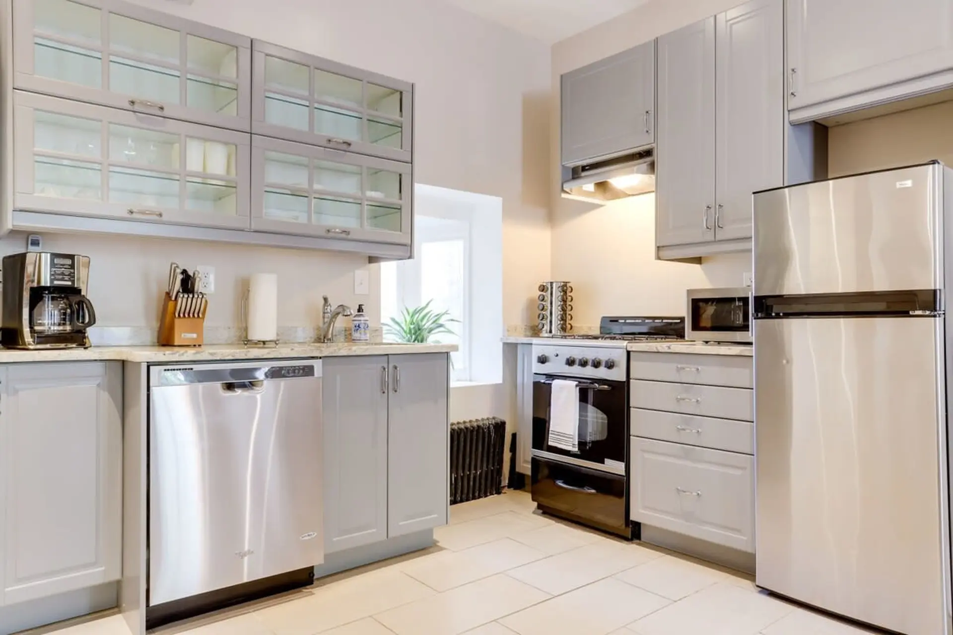 Sojourn 1 Bedroom with Private Patio across from H