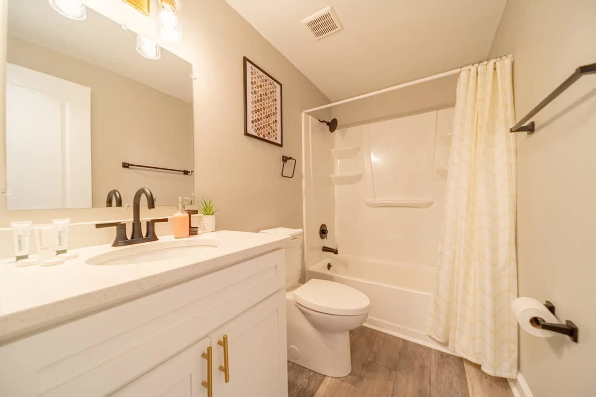 OV Mosaic - Cove Suite