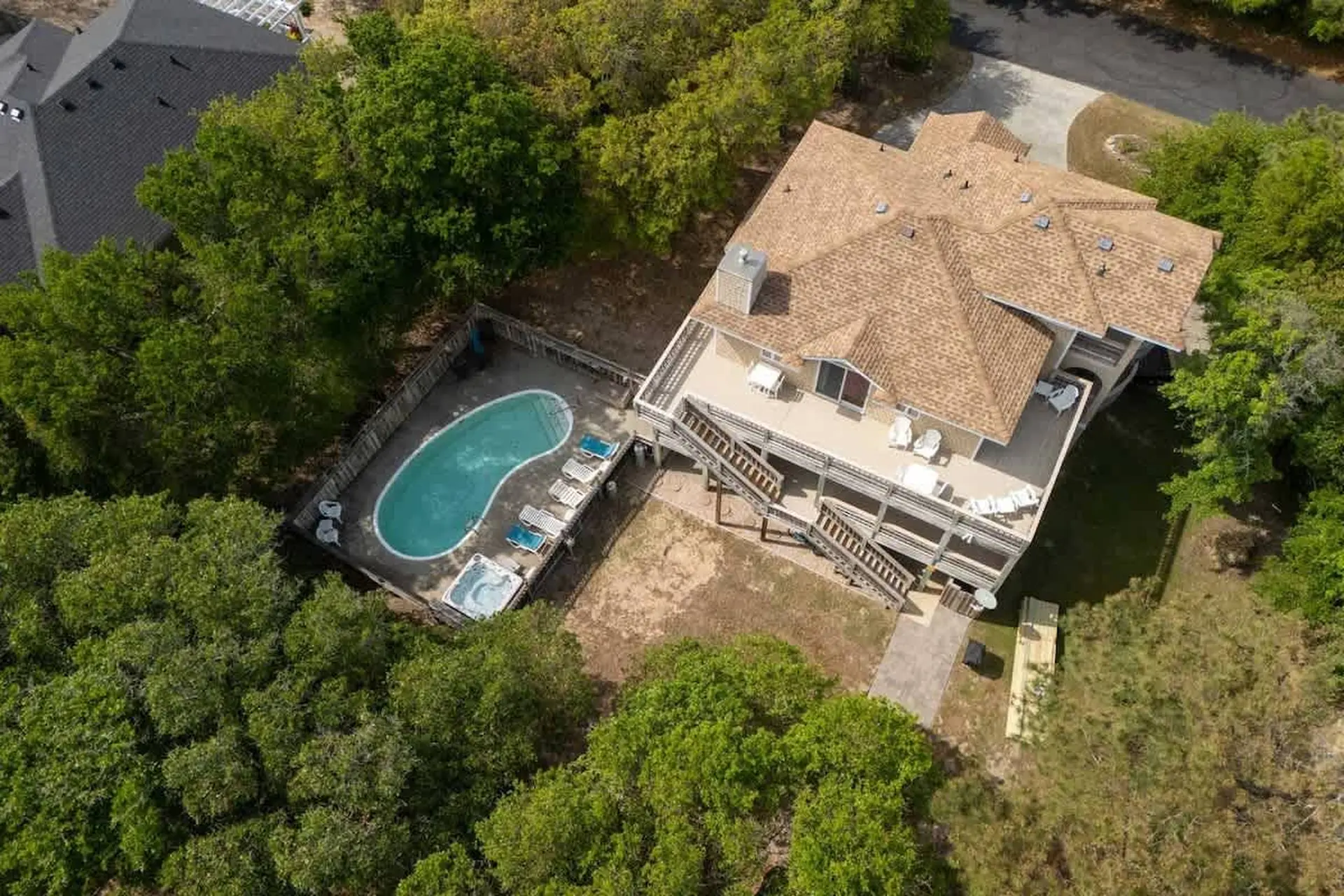 Stylish Home with Pool, Hot Tub & Walk to Beach