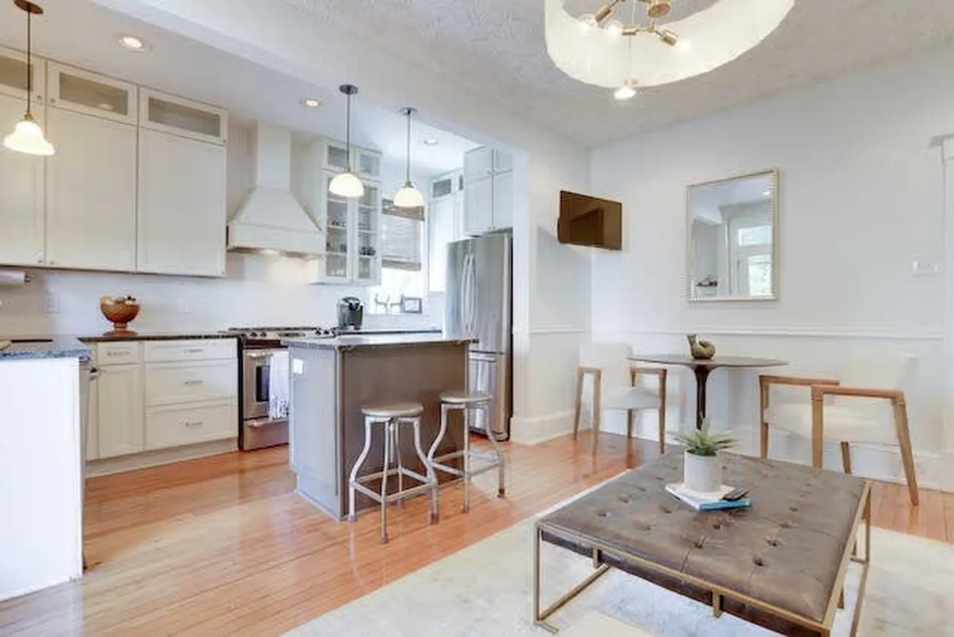 Elevated 1 BR with Den at Eastern Market