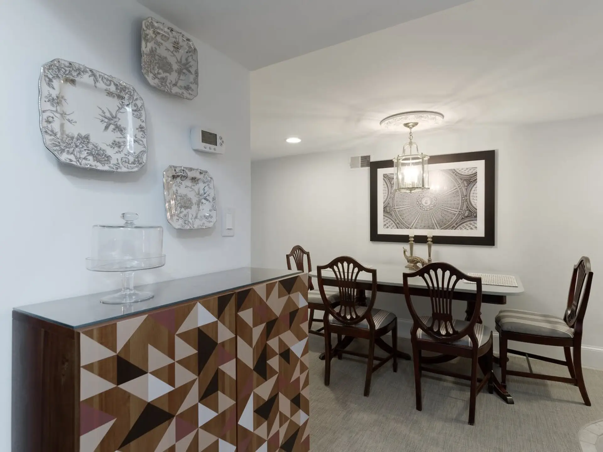 Spectacular 1 BDR/1 BA Apt. Walk to Capitol!