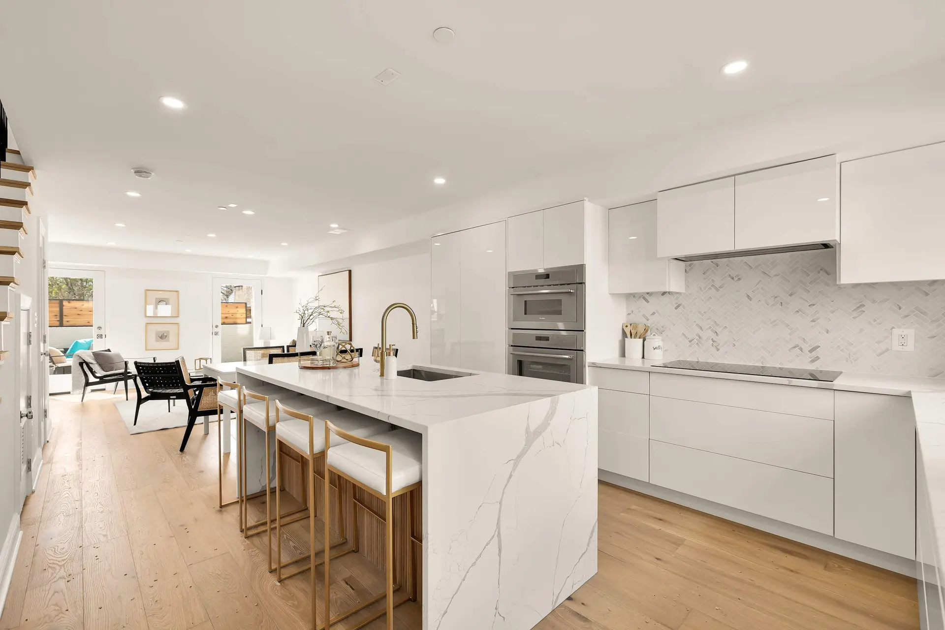 Sojourn Luxury Renovation with Private Patio