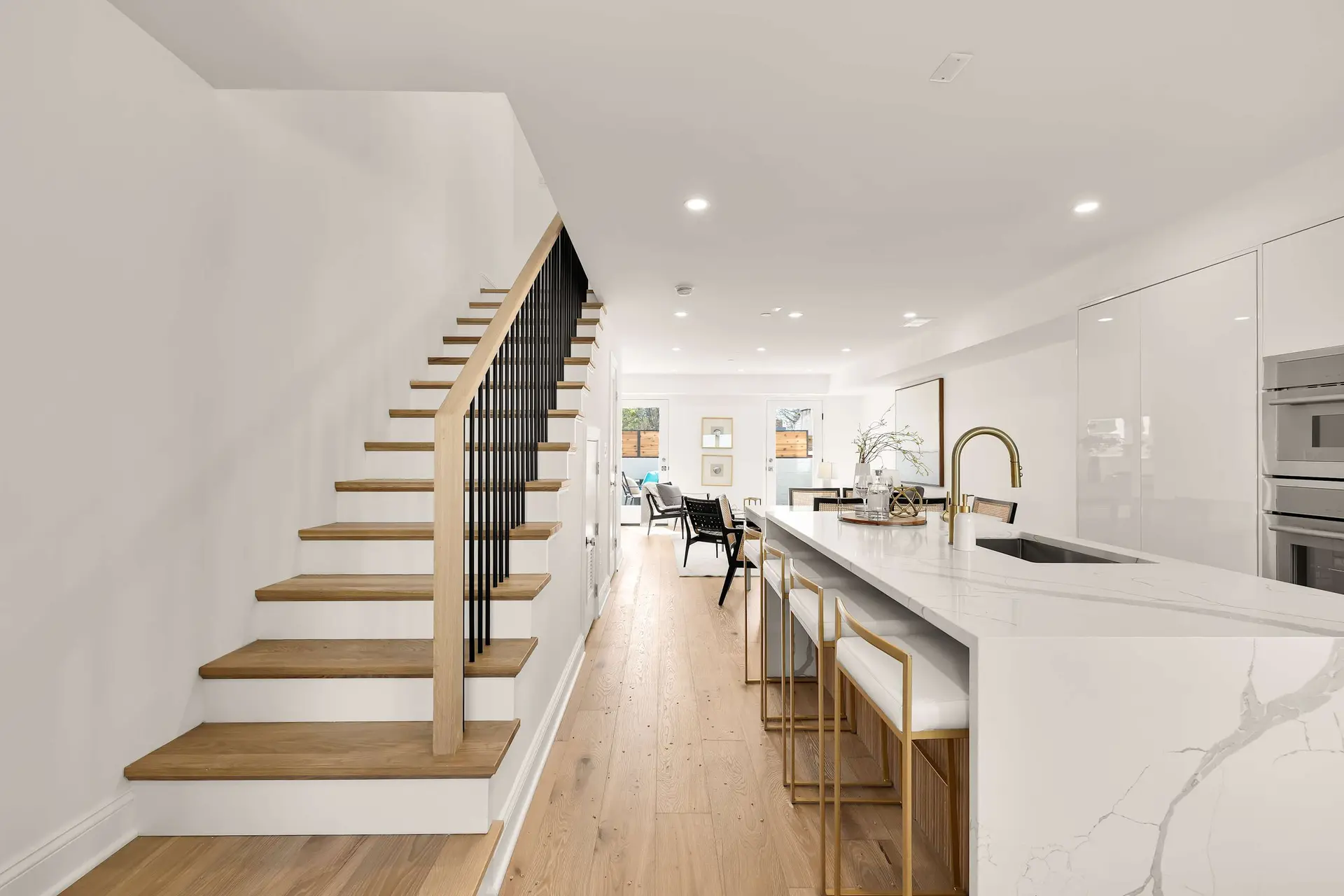 Sojourn Luxury Renovation with Private Patio