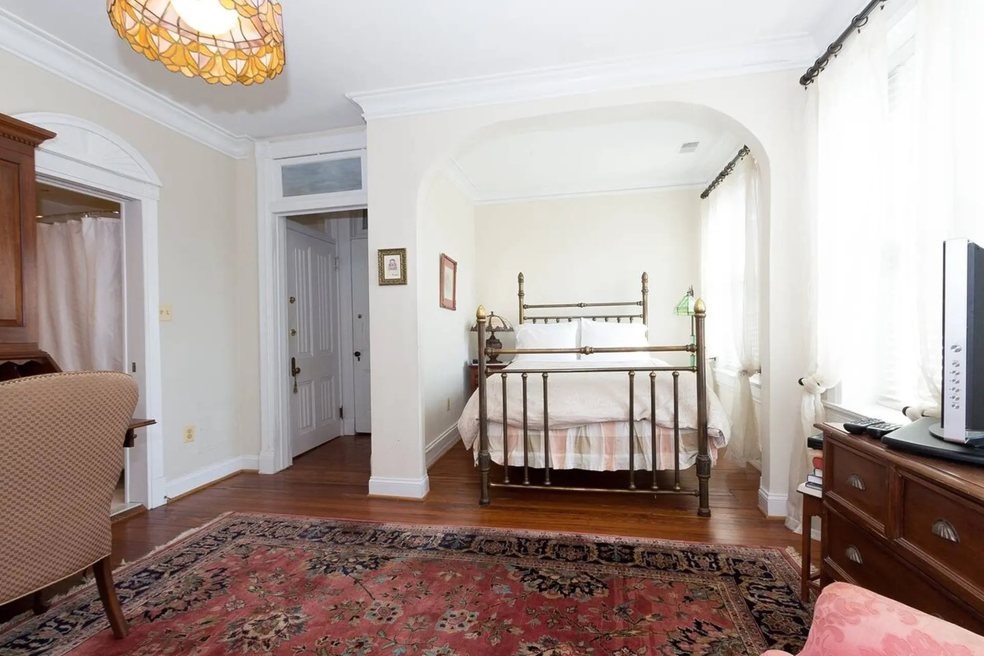 Historic Dupont Circle Inn ~ Lola's Room