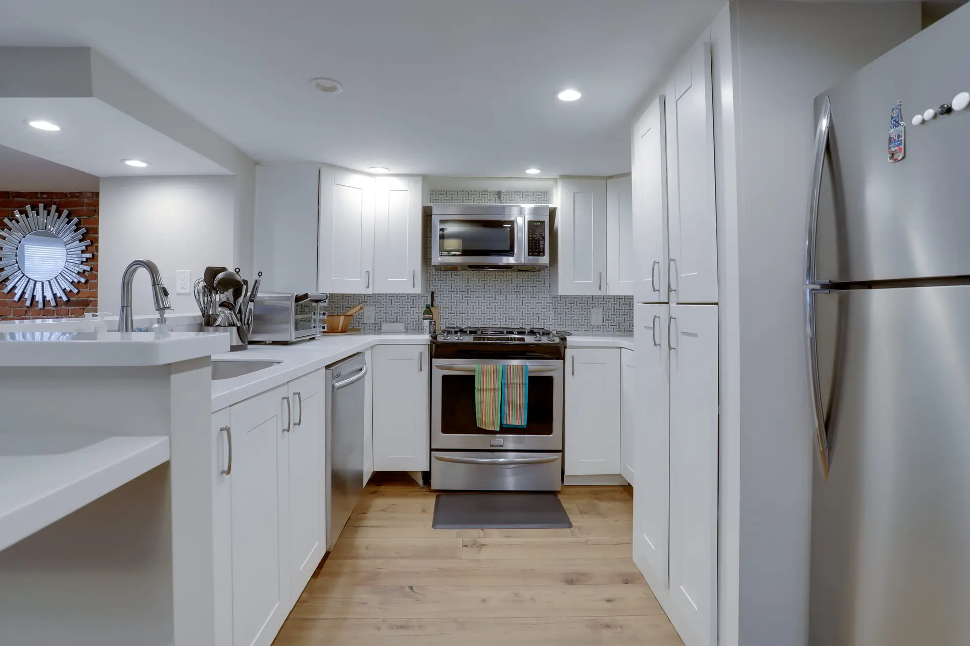 Sojourn's Renovated 1 BR steps from Supreme Court