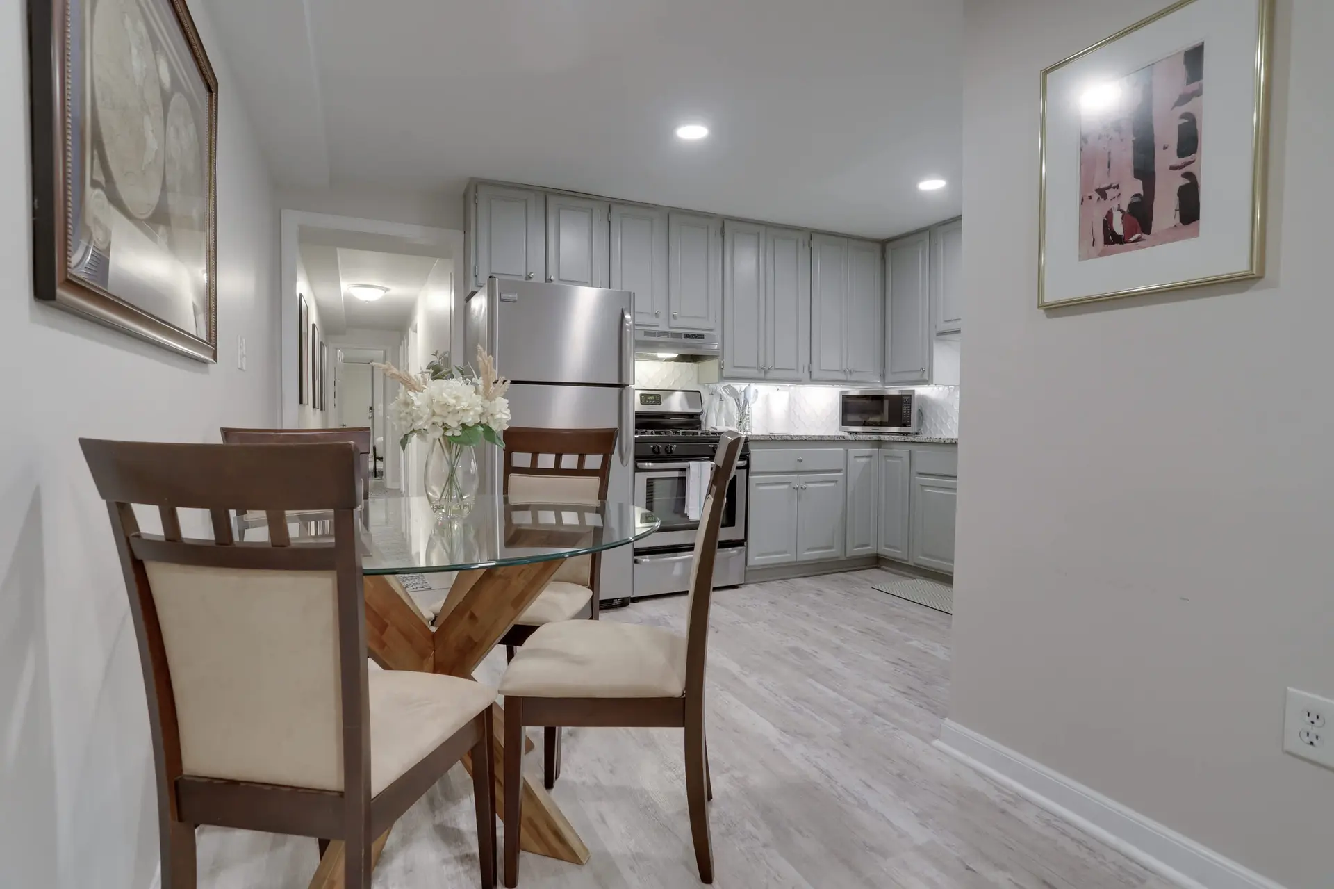 Sojourn 2 Bedroom with Free Parking | Pets Welcome