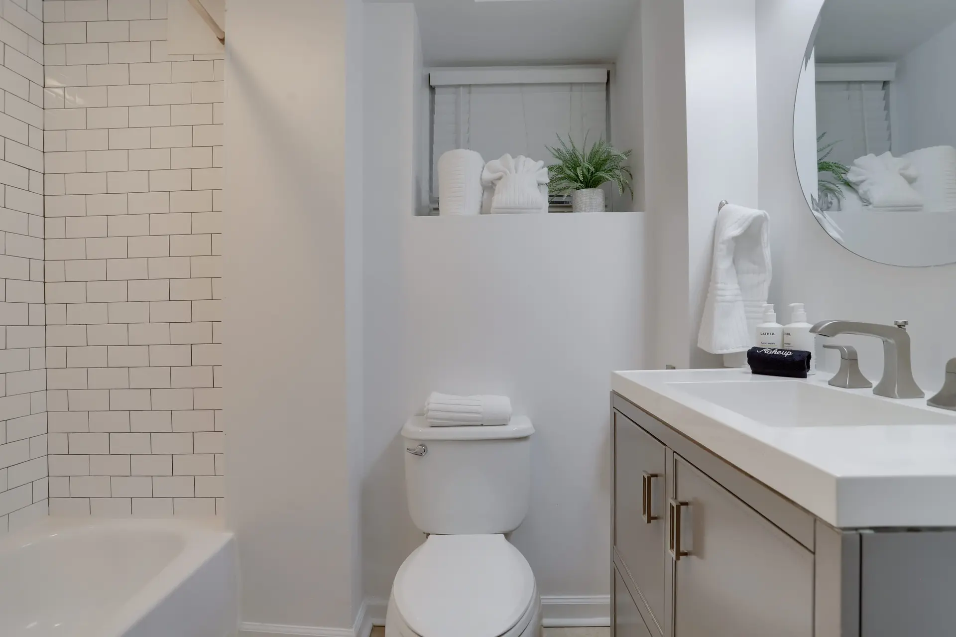 Sojourn 2 Bedroom with Free Parking | Pets Welcome