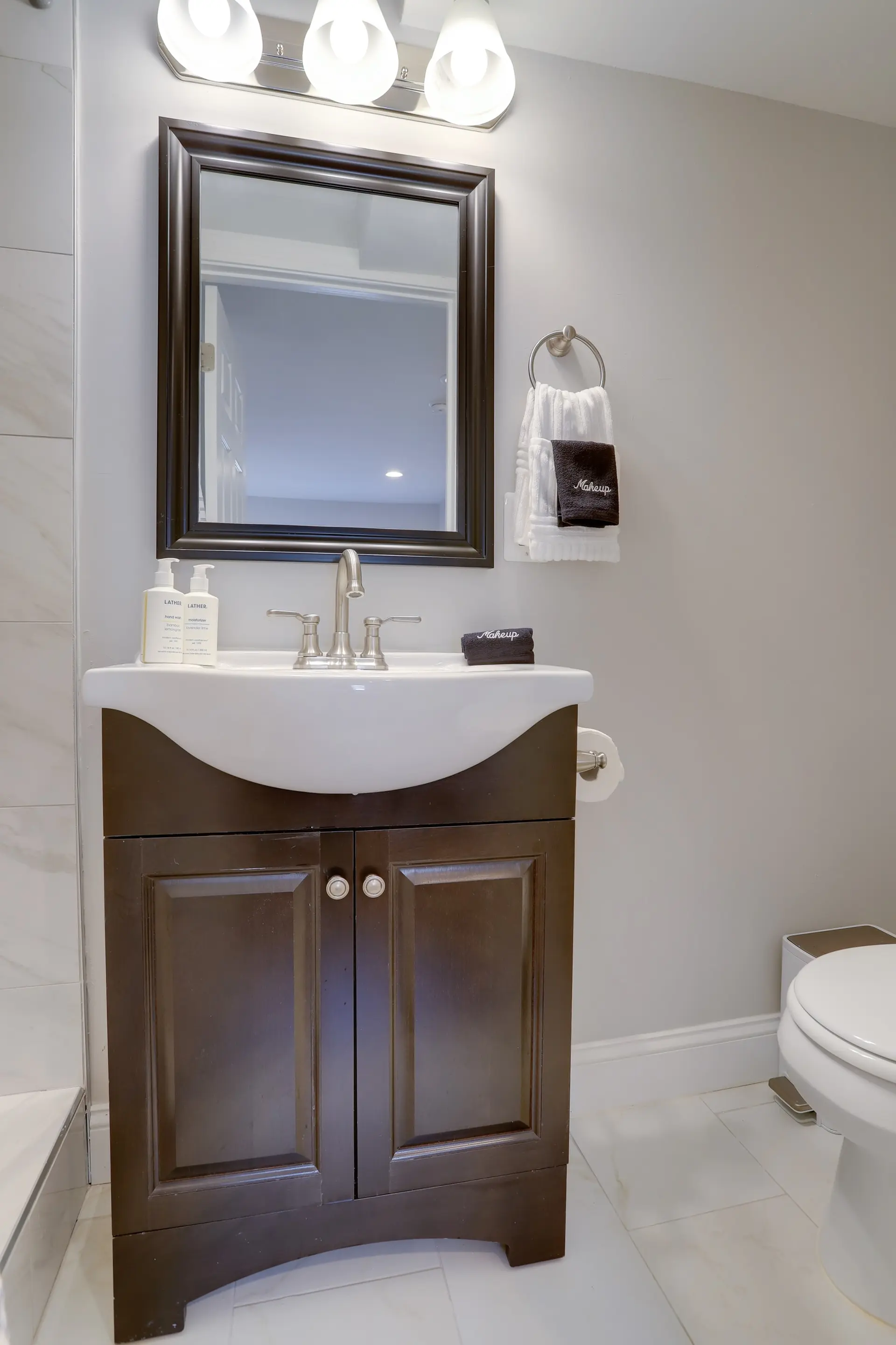 Sojourn's Capitol Hill 1 BR with Free Parking