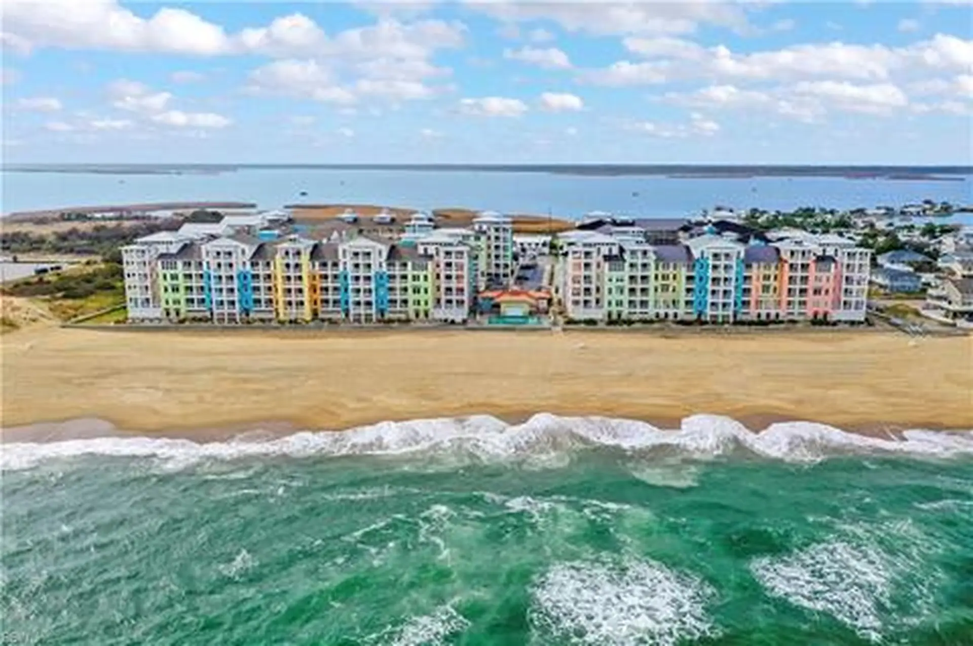 Sojourns Modern Sanctuary 2 BR Sleeps 8 Pool Views