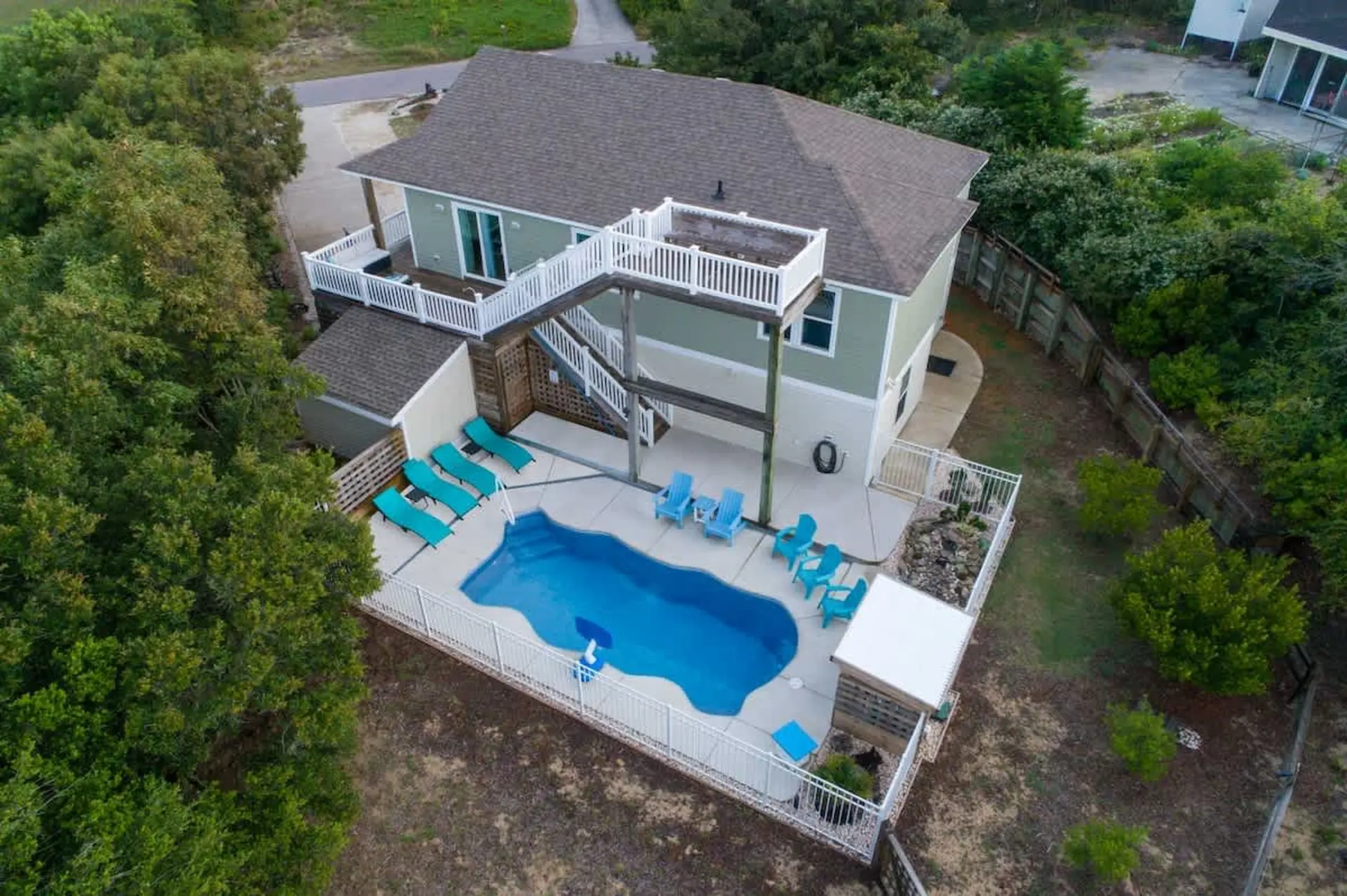 Saltwater Pool, Dog Friendly, Fire Pit!