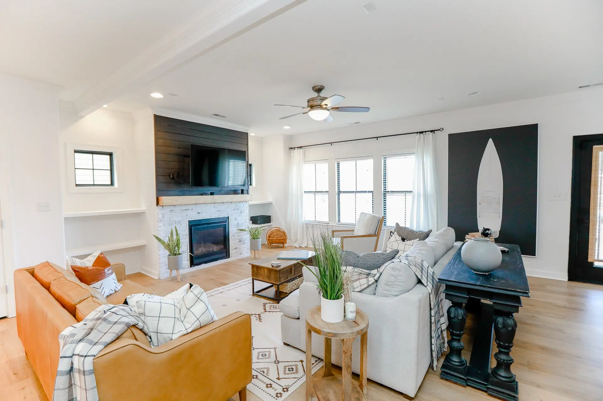 EastBay Getaway 4 BR Pet Friendly Steps to Beach