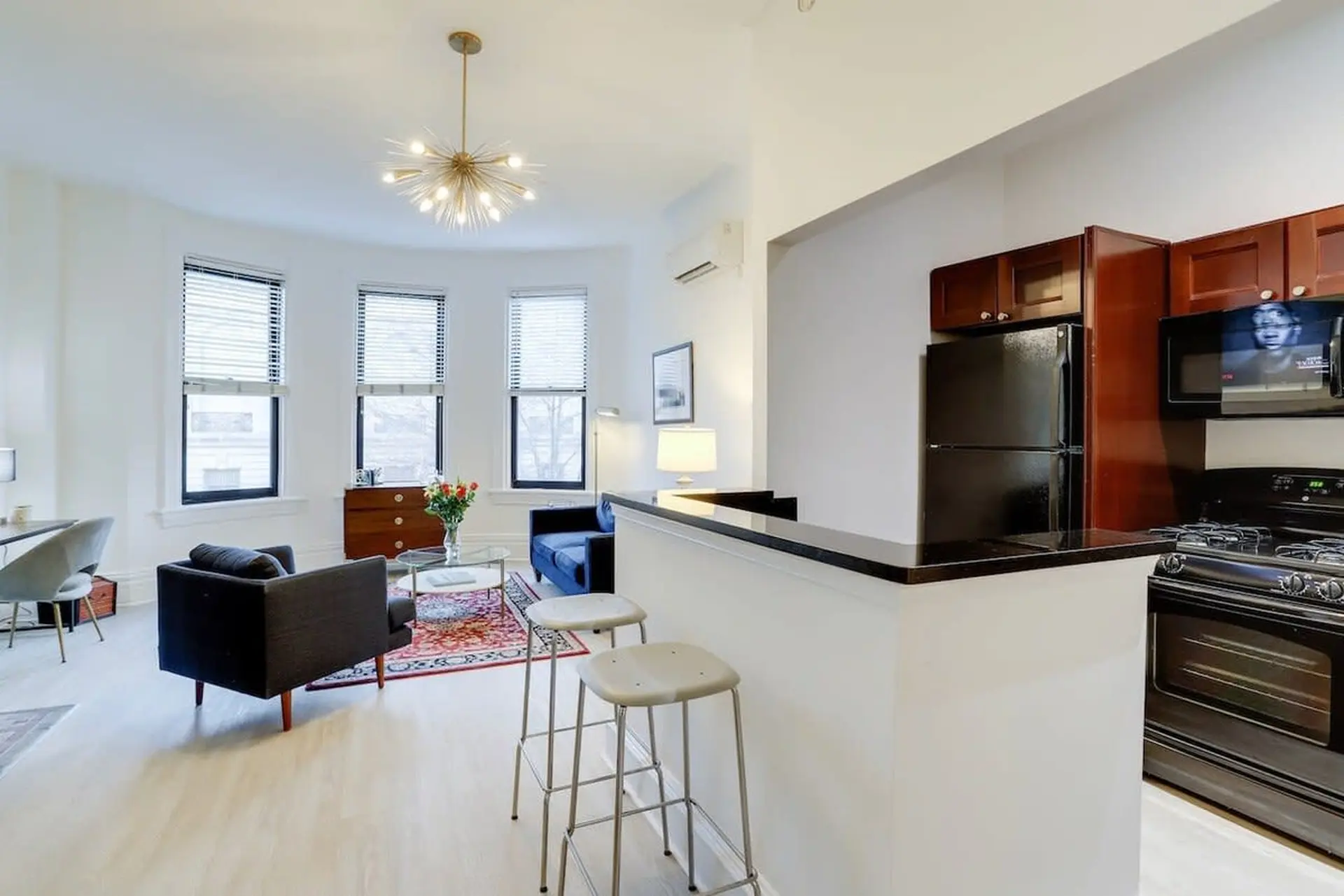 Sojourn on R | 2 Bedroom | Pets Welcome