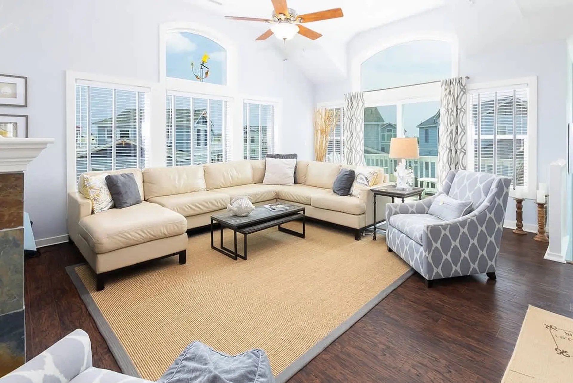 Dog Friendly, Pool, Hot Tub, 8Min Walk to Beach!