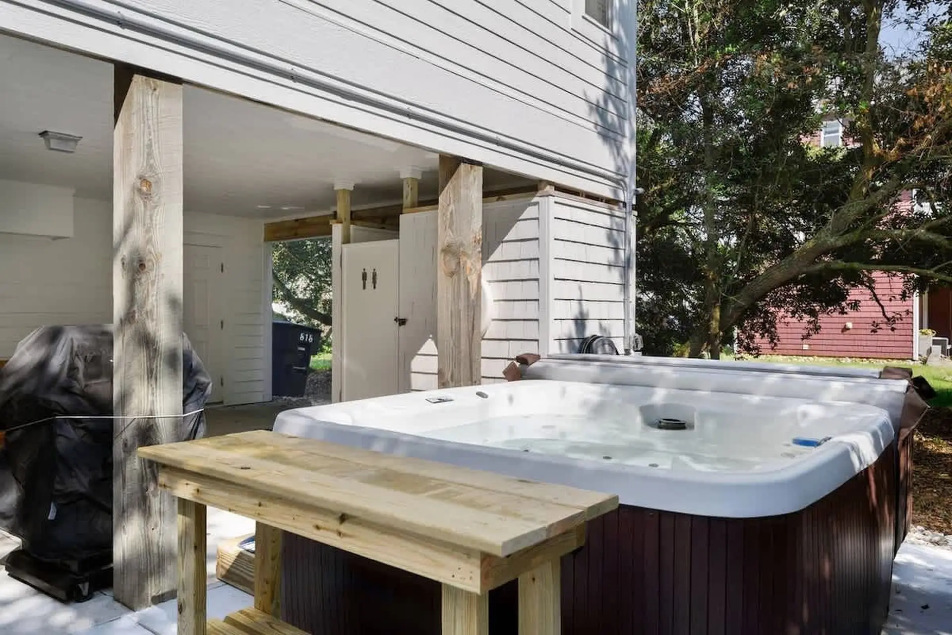 Flex Stays, Hot Tub, Steps to Sound!