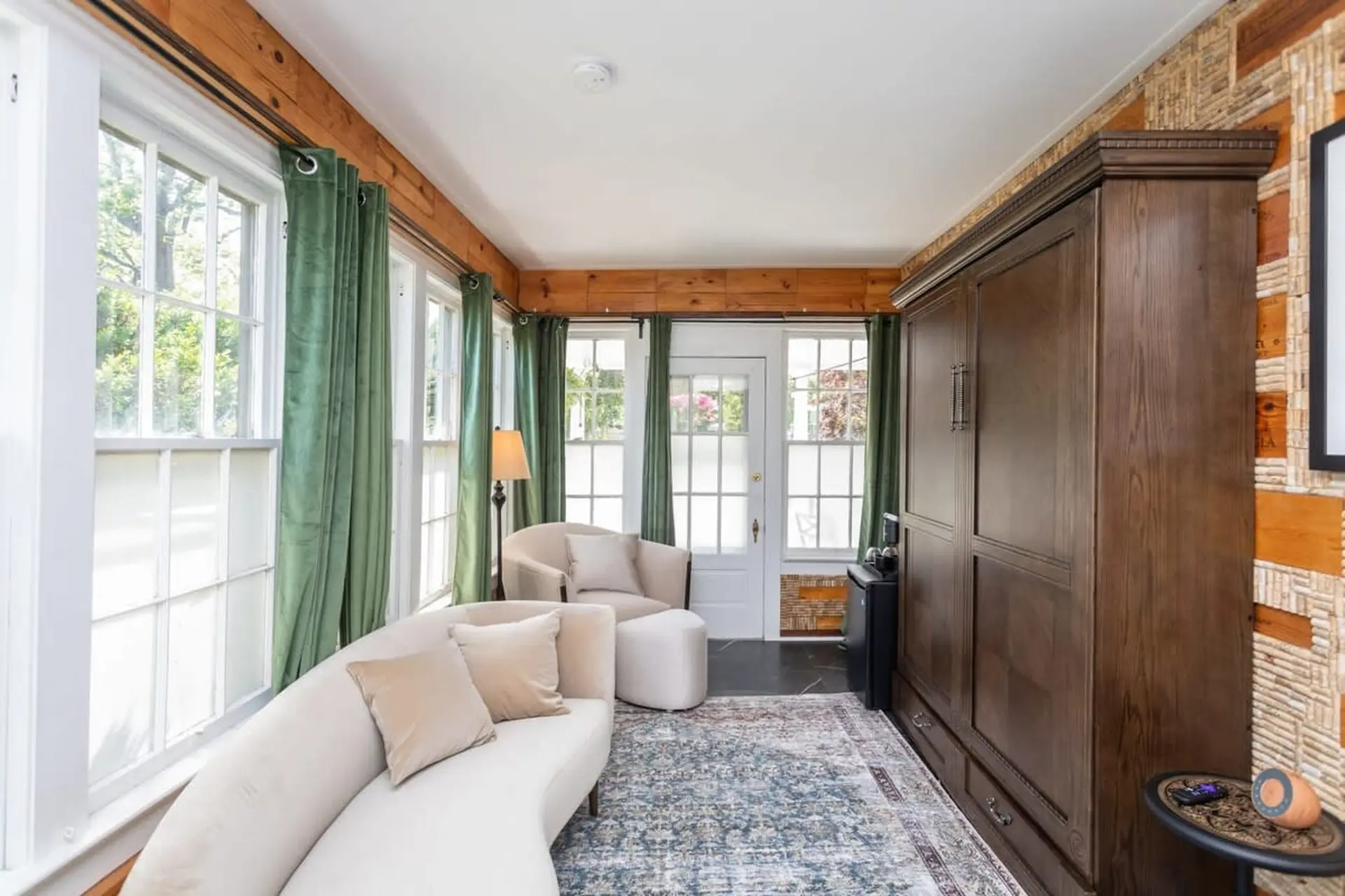 Sojourn at The Legacy Inn First Floor- 3 Suites