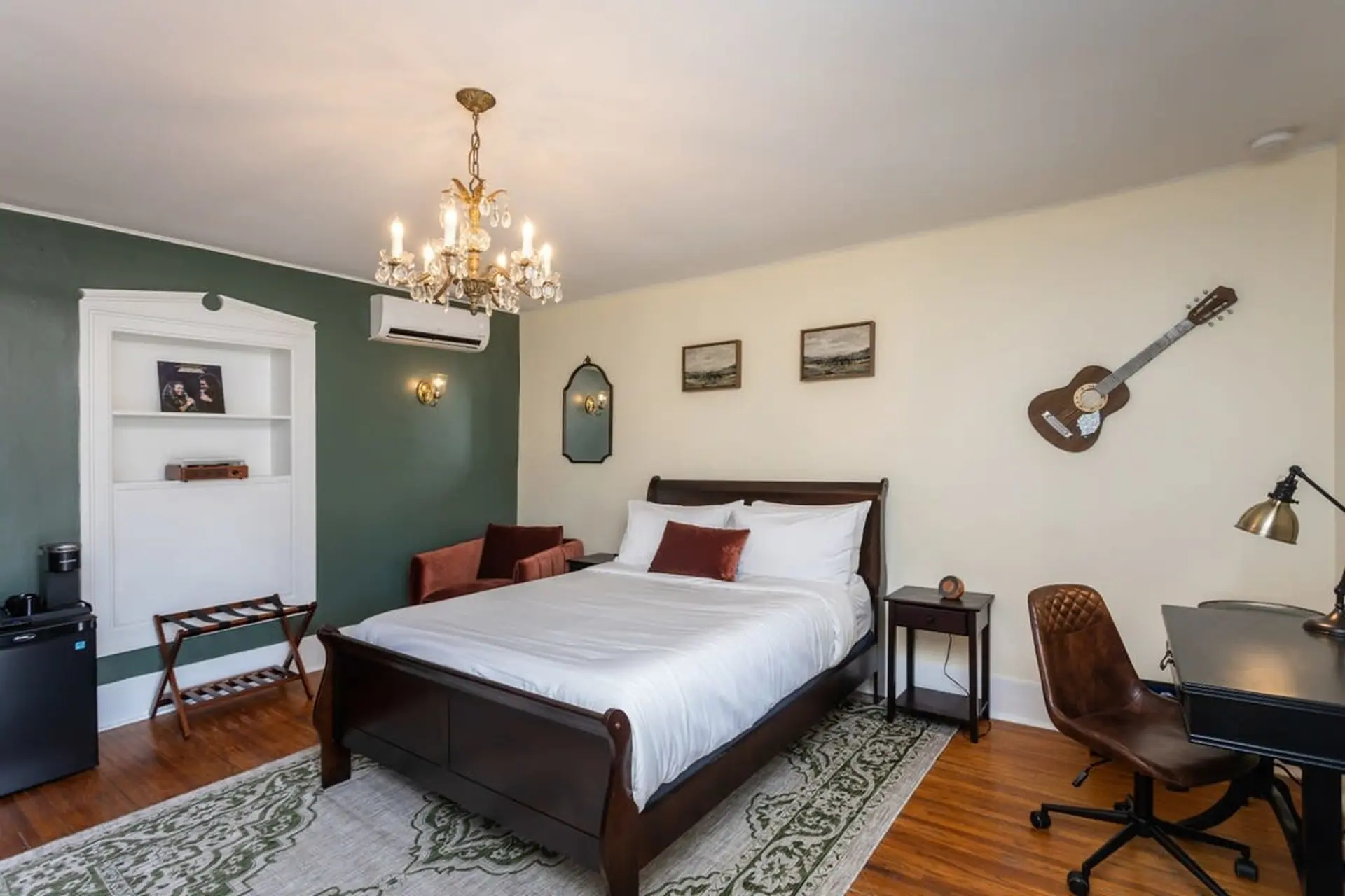 Sojourn at The Legacy Inn First Floor- 3 Suites