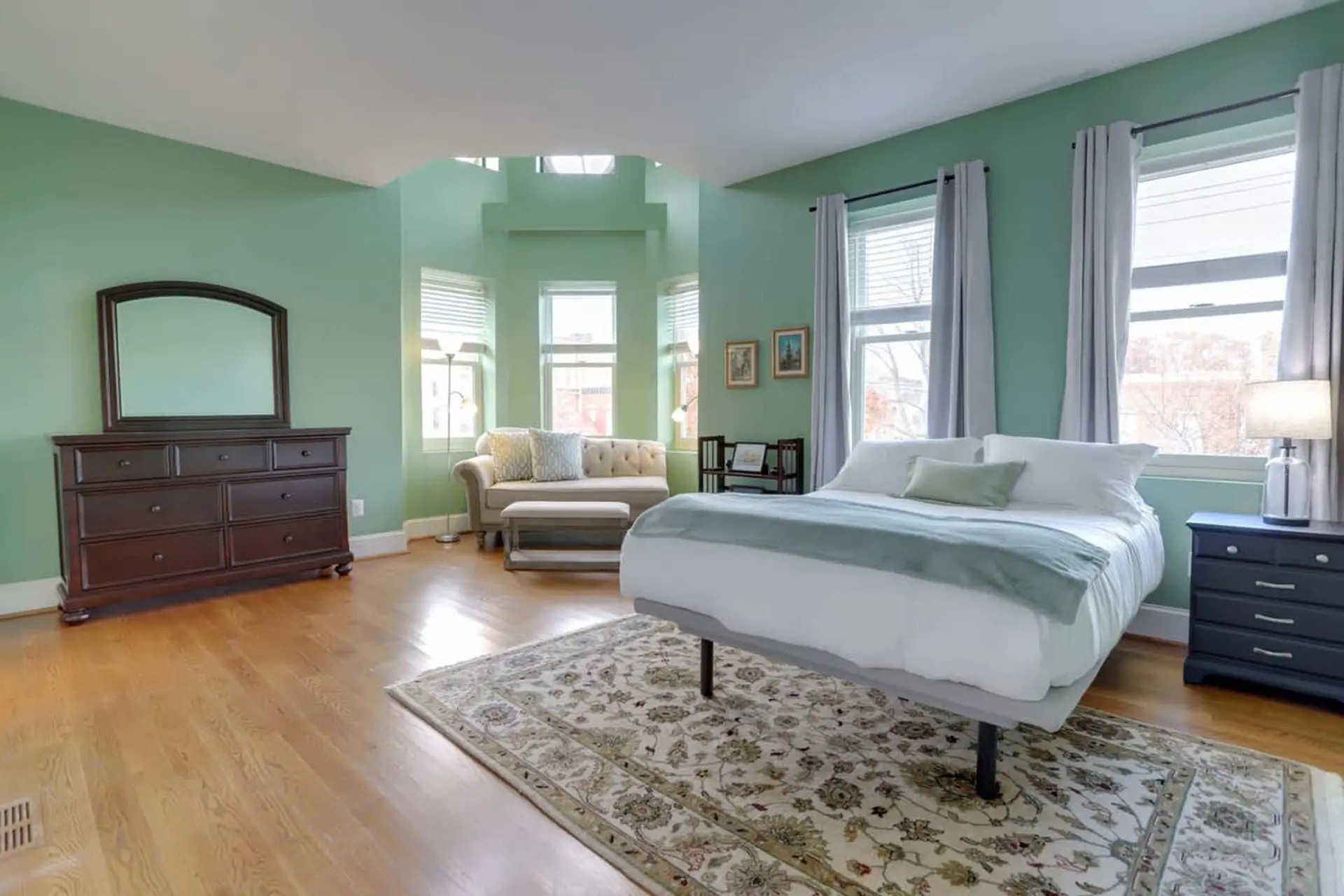 Sojourn Spacious Historic 2 BR with Modern Updates