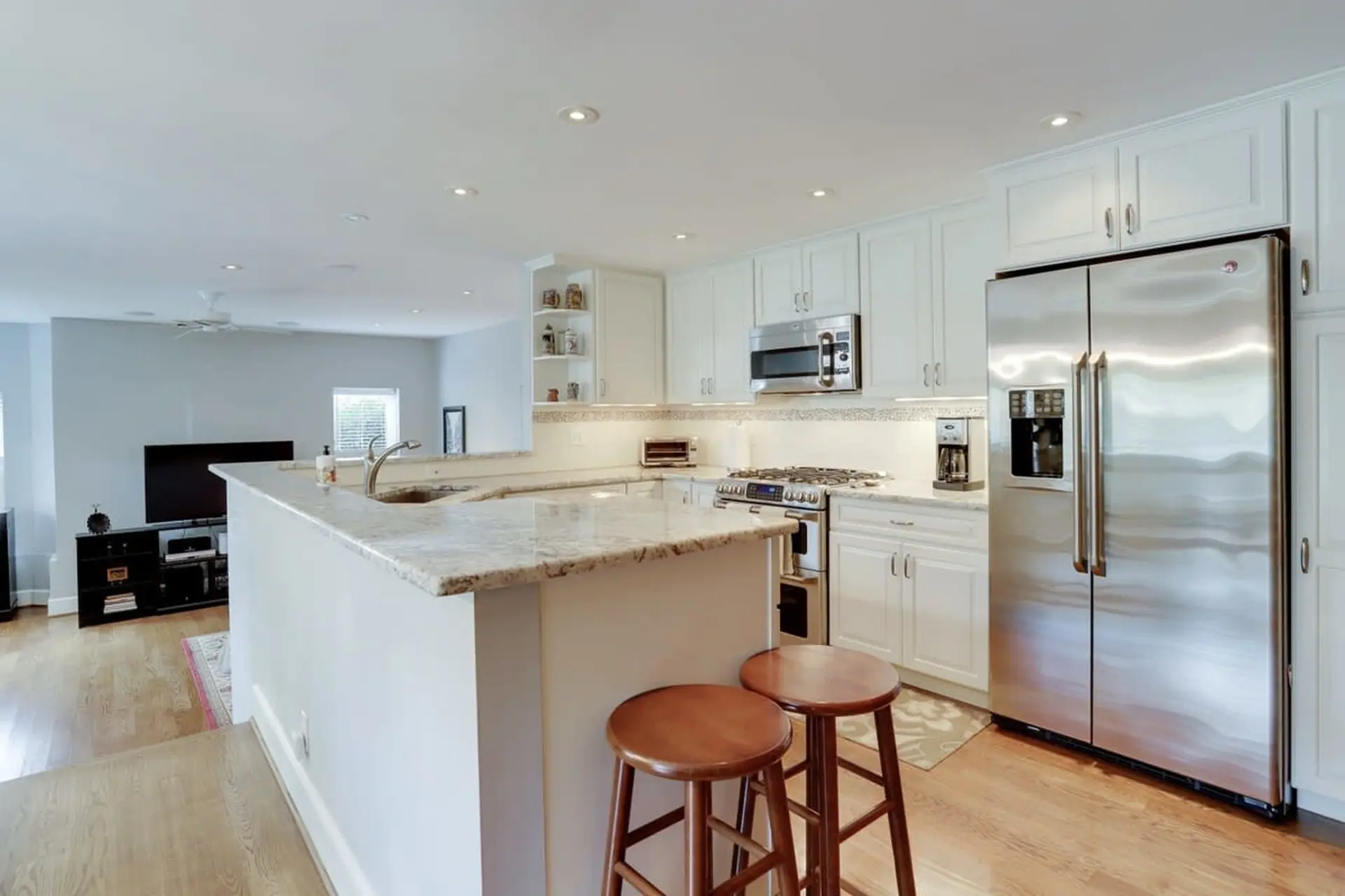 Sojourn Spacious Historic 2 BR with Modern Updates