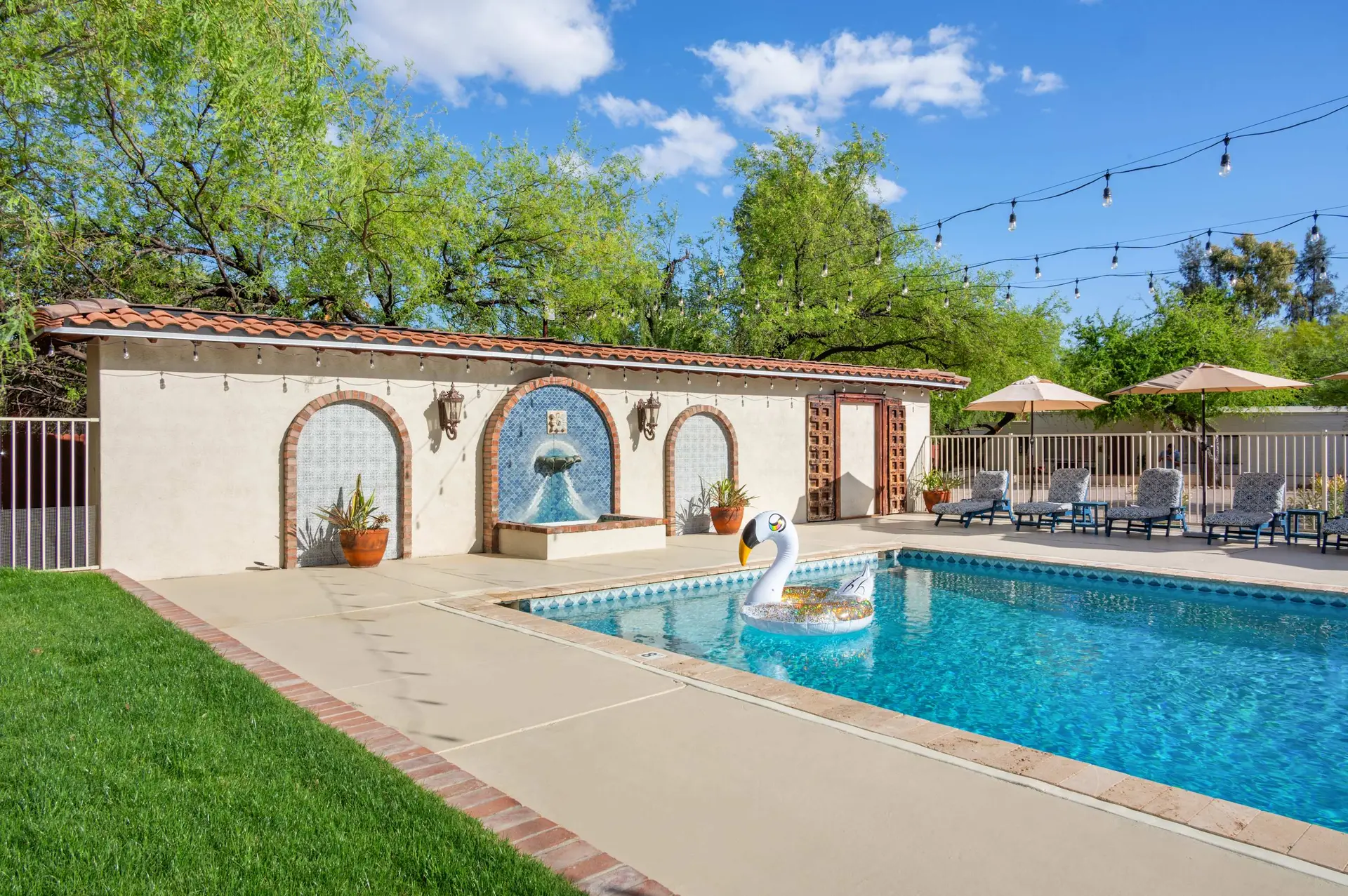 Large Pool, Groups, Families, Retreats • Solana #5