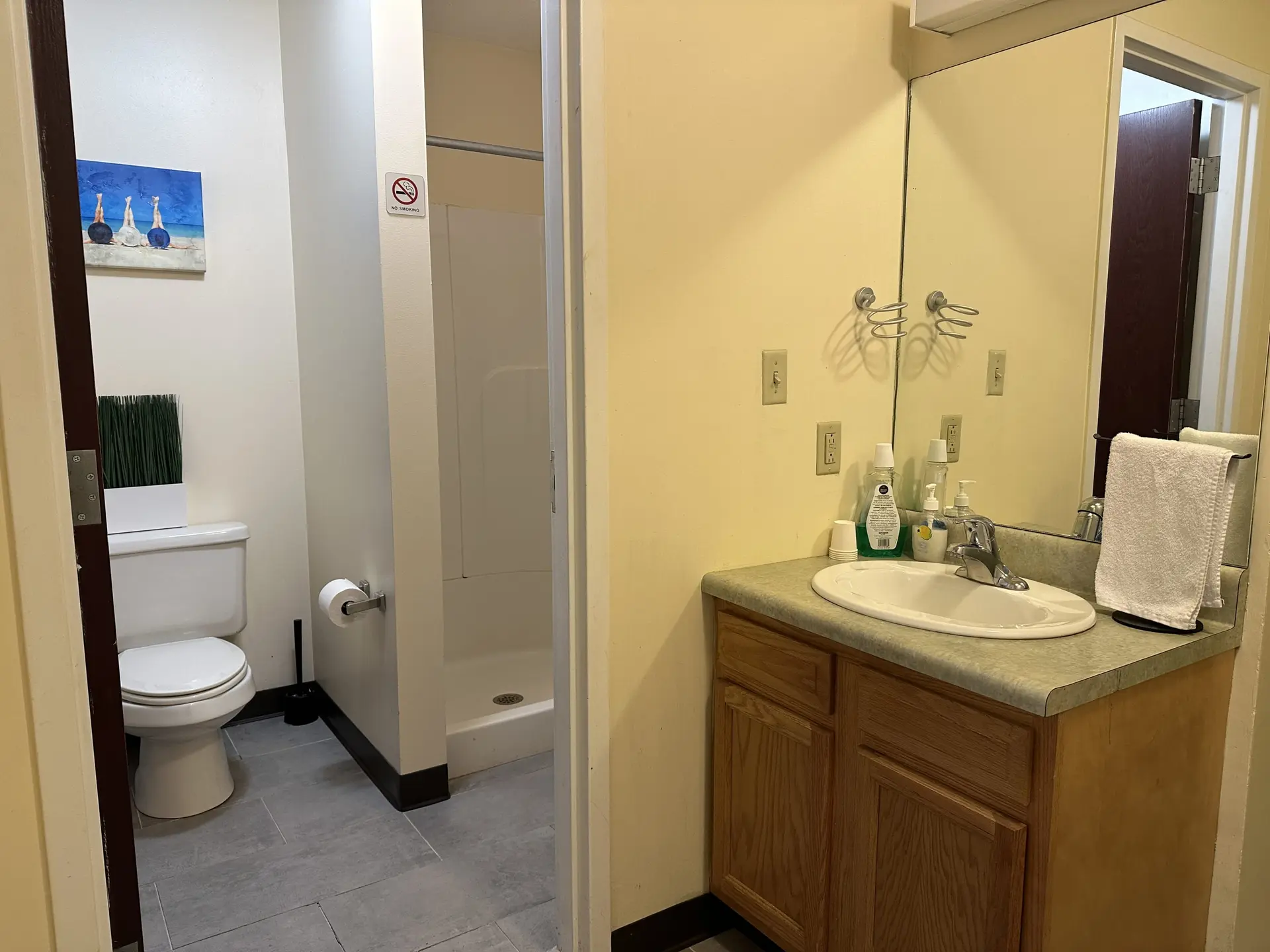 Cozy + Convenient | Downtown Apt | Walk Everywhere