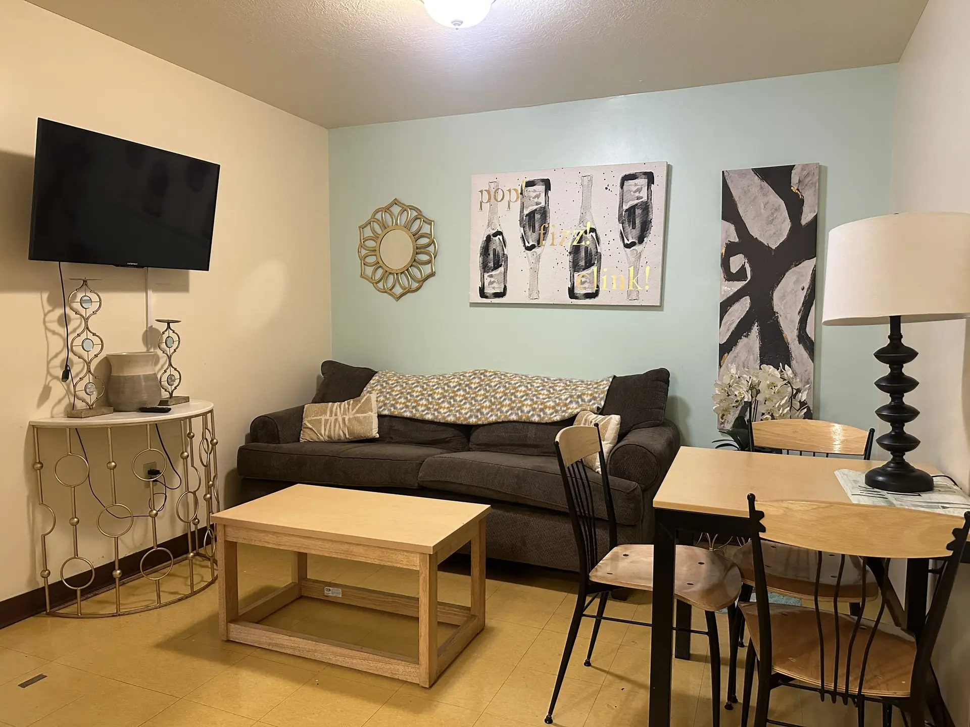 2 Bedroom 2 Bath Apartment | Heart of Downtown PIT