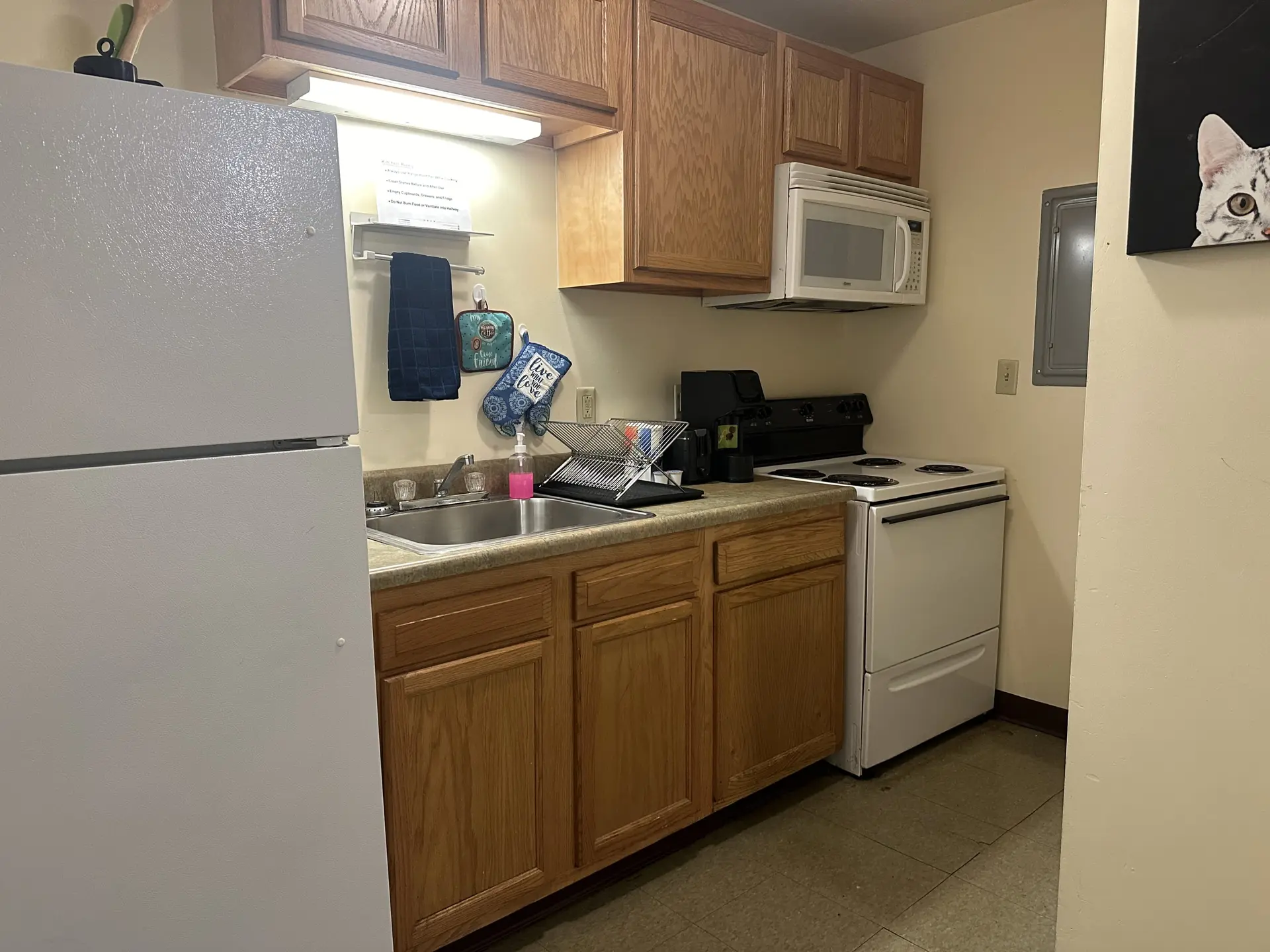 2 Bedroom 2 Bath Apartment | Heart of Downtown PIT