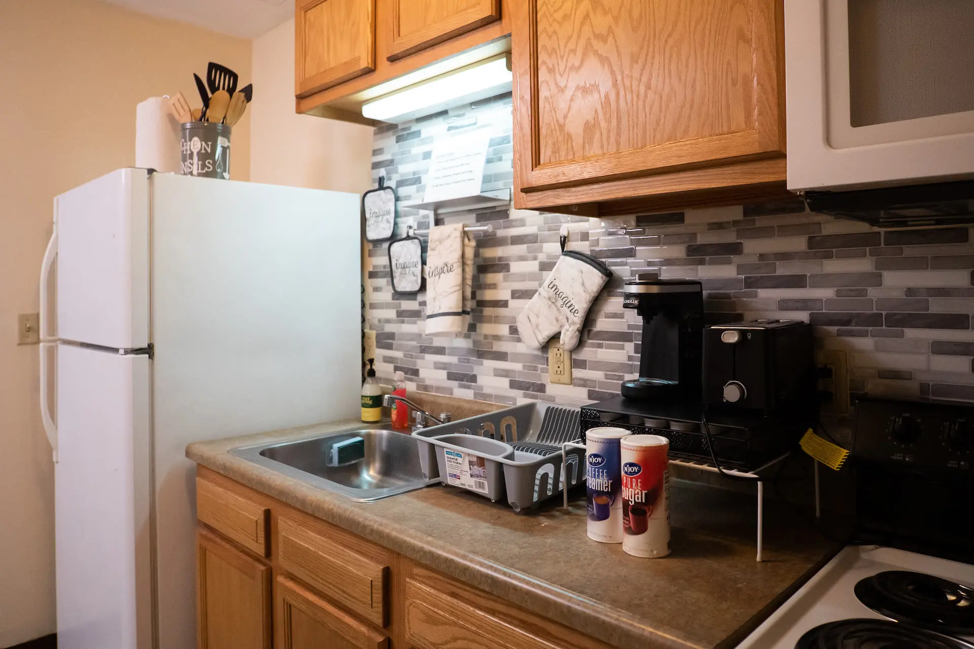 2 Bedroom Downtown Apt|Clean and Safe|