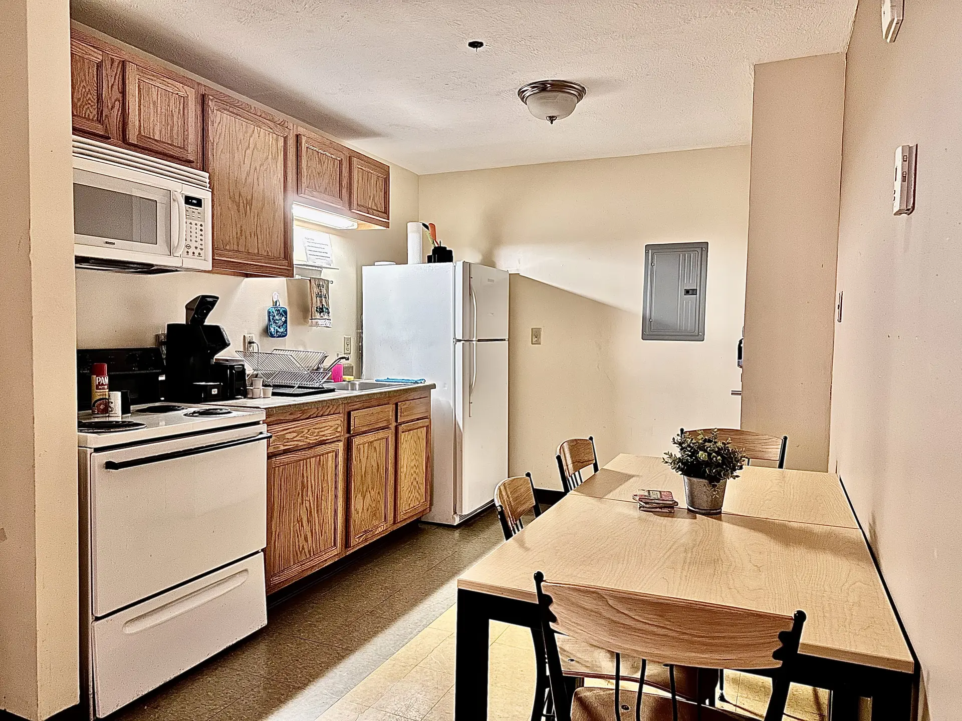 7 Beds! Explore downtown Pittsburgh | Large Groups