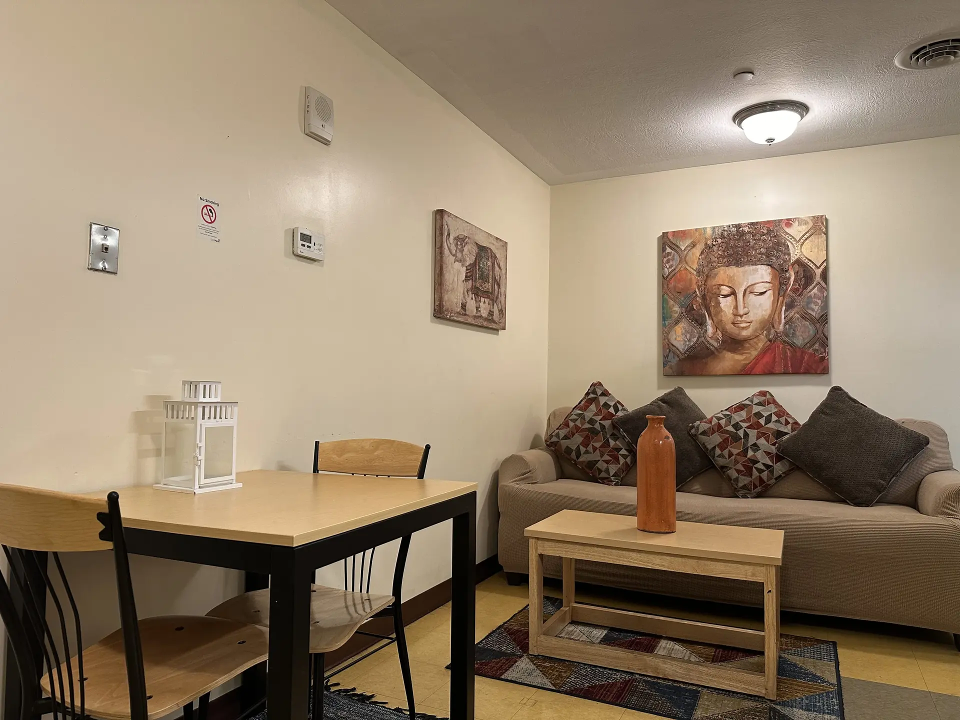 Cozy Downtown Apartment | TV & Walkable Location
