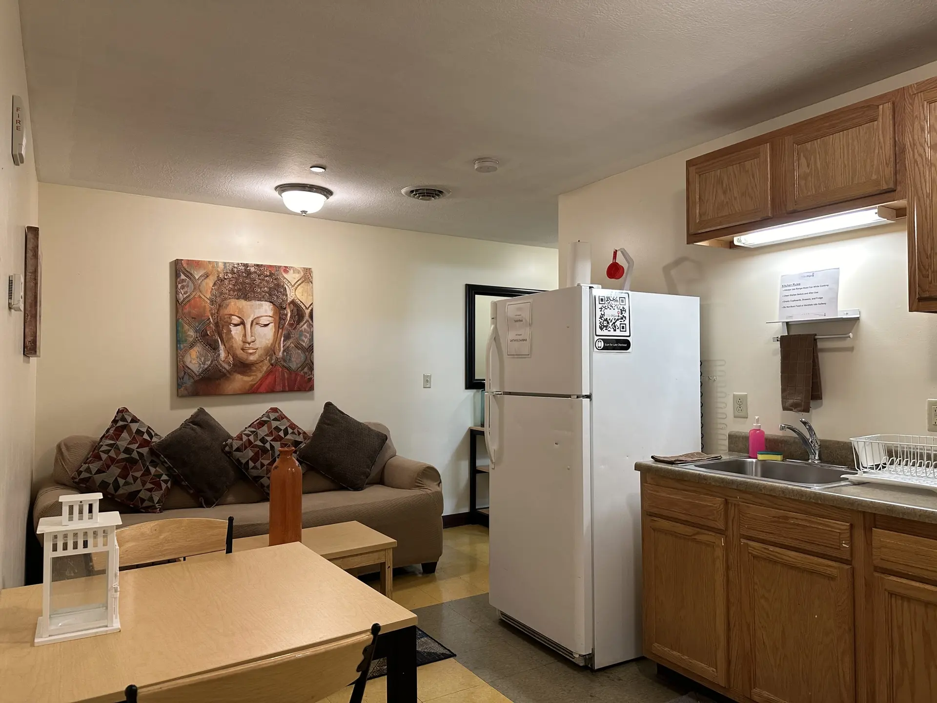 Cozy Downtown Apartment | TV & Walkable Location