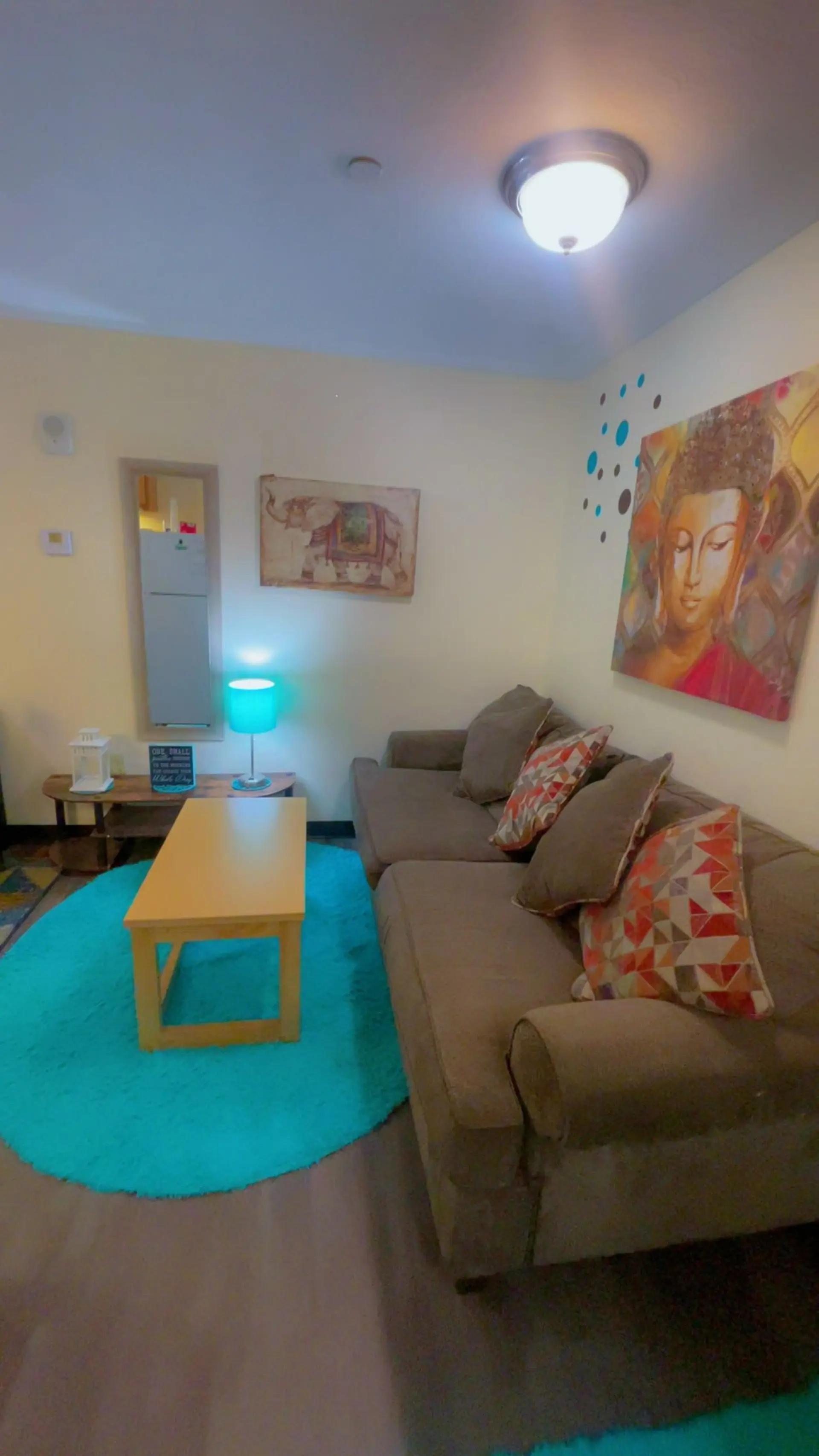 Cozy Downtown Apartment | TV & Walkable Location