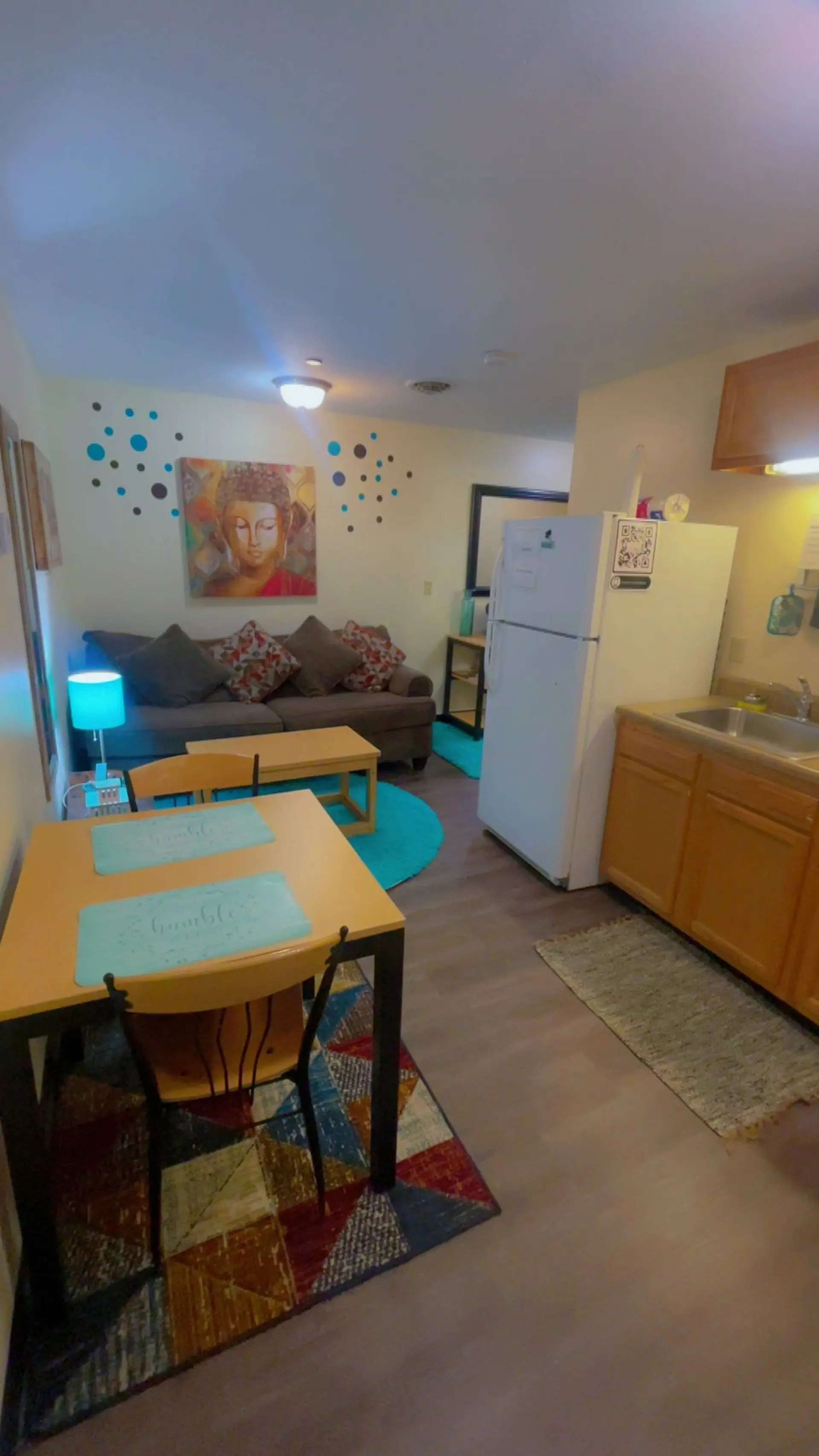 Cozy Downtown Apartment | TV & Walkable Location