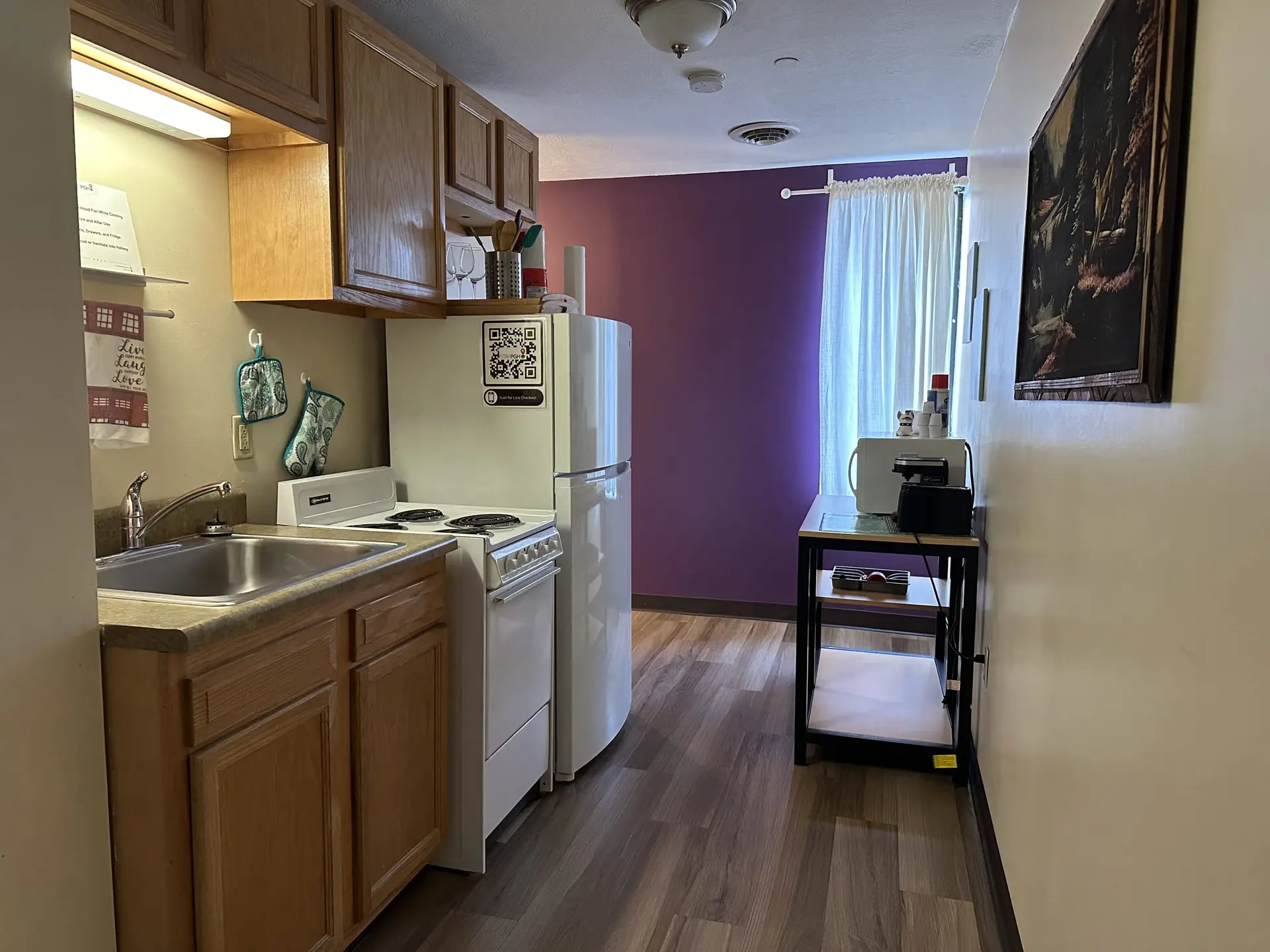 Downtown Apt | Walk to PPG, Conv. Center & more
