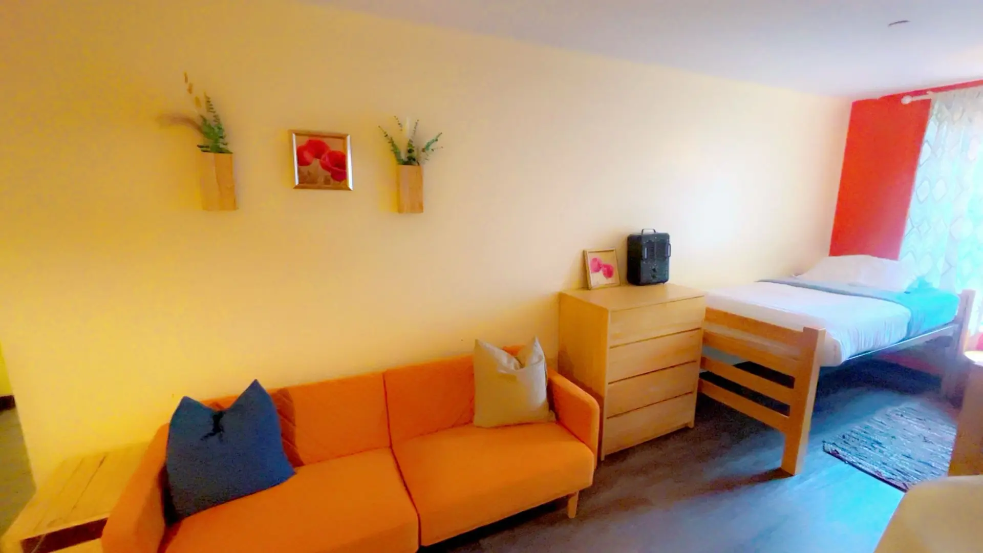 1-Bedroom Downtown Apartment | Clean & Safe | Walk