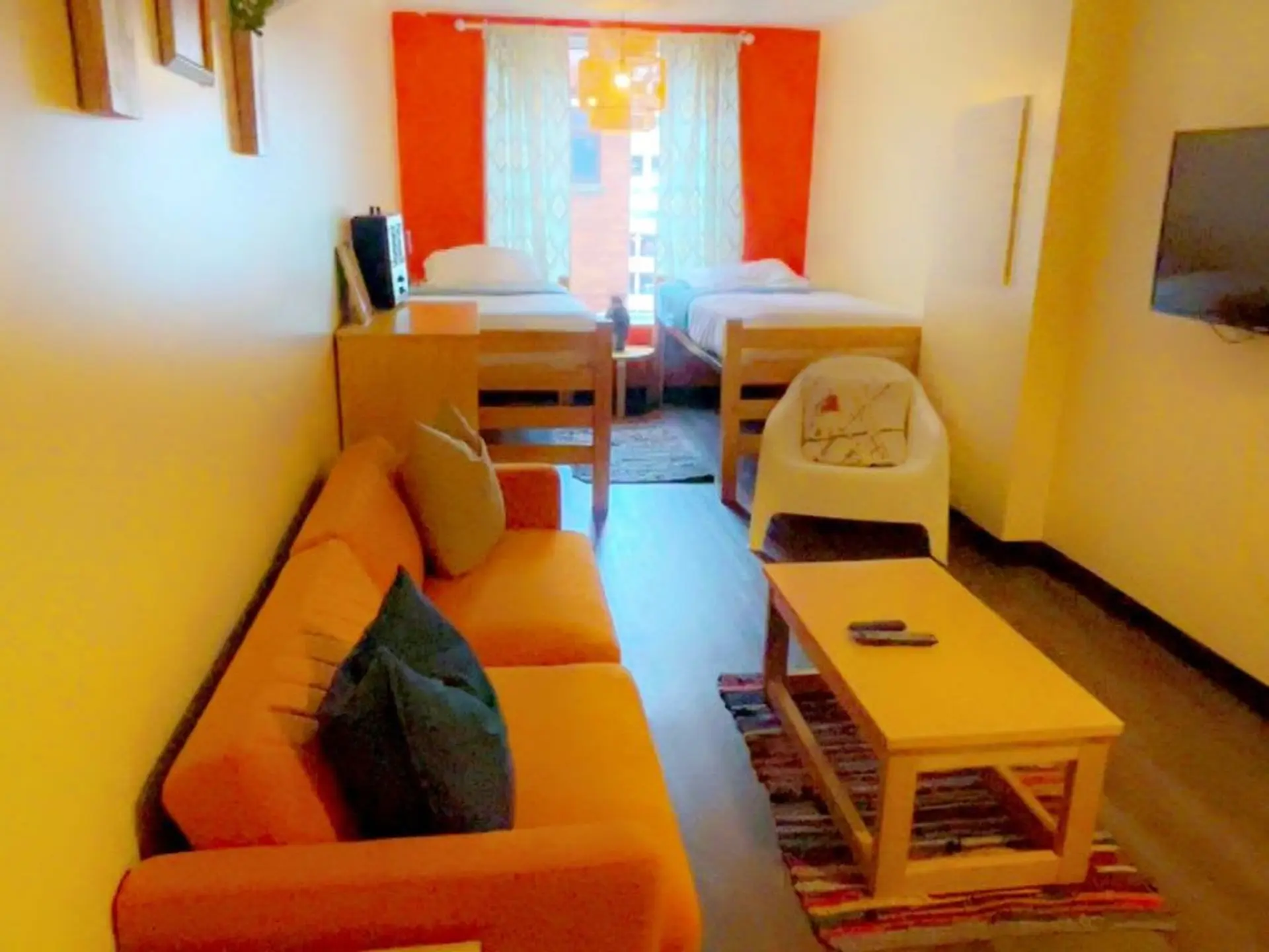 1-Bedroom Downtown Apartment | Clean & Safe | Walk