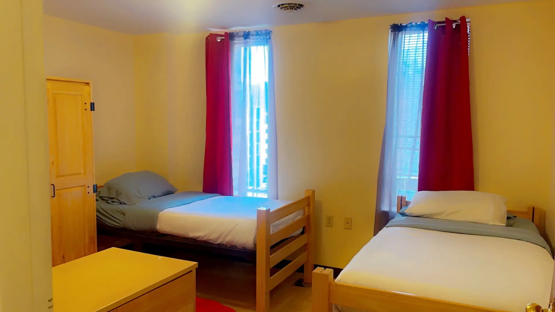2 Bedroom Downtown Apt | Friends & Families Ideal!