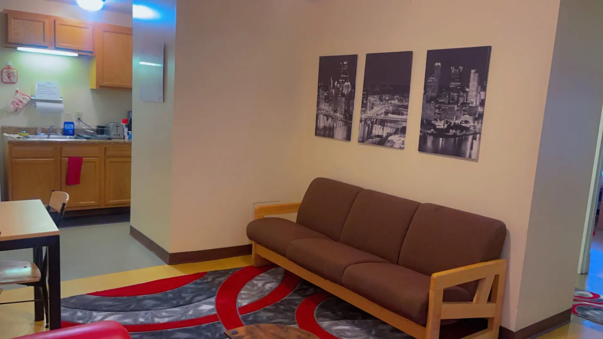 2 Bedroom Downtown Apt | Friends & Families Ideal!