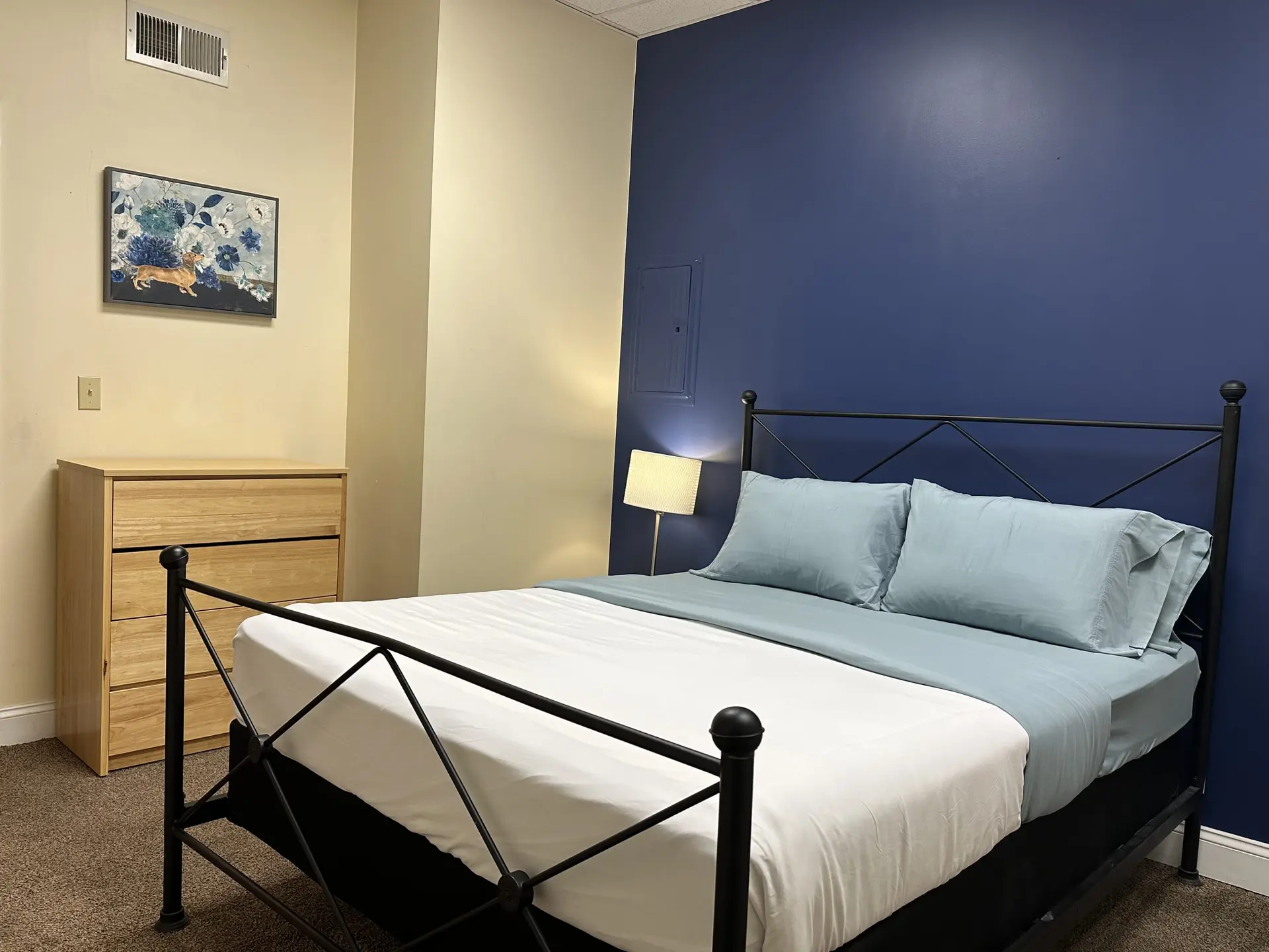 City Sights | 2 Queen Beds | Downtown Apt