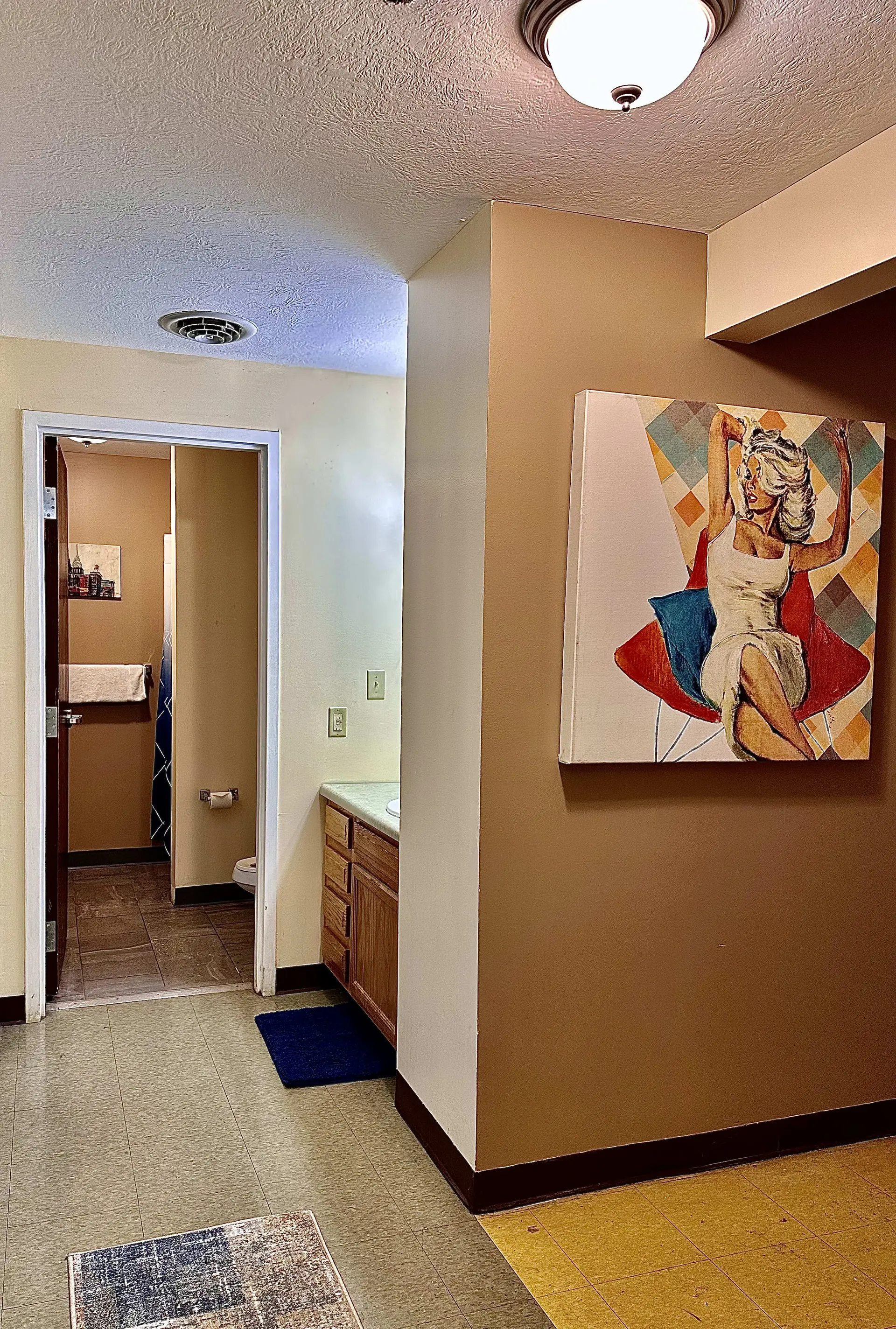 7 Beds! Explore downtown Pittsburgh | Large Groups